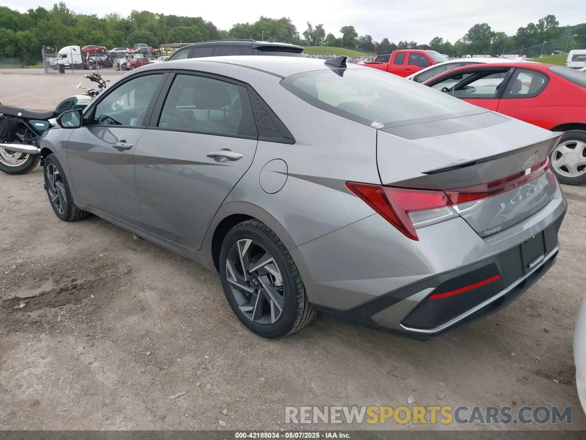3 fotografías del automóvil dañado KMHLM4DG4SU905462 HYUNDAI ELANTRA 2025