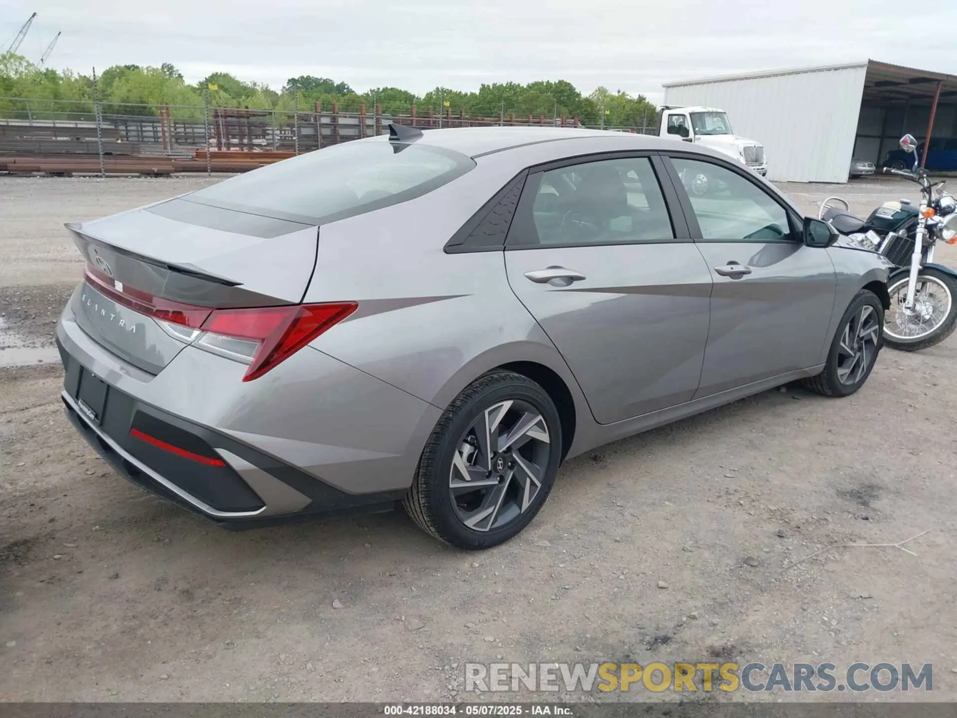 4 fotografías del automóvil dañado KMHLM4DG4SU905462 HYUNDAI ELANTRA 2025