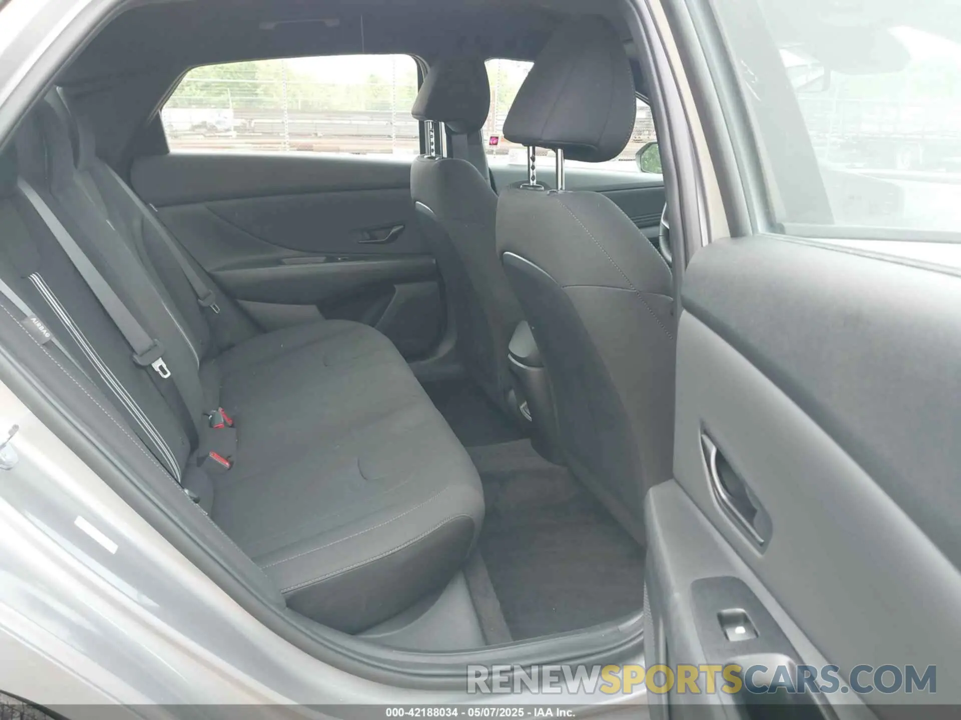 8 fotografías del automóvil dañado KMHLM4DG4SU905462 HYUNDAI ELANTRA 2025
