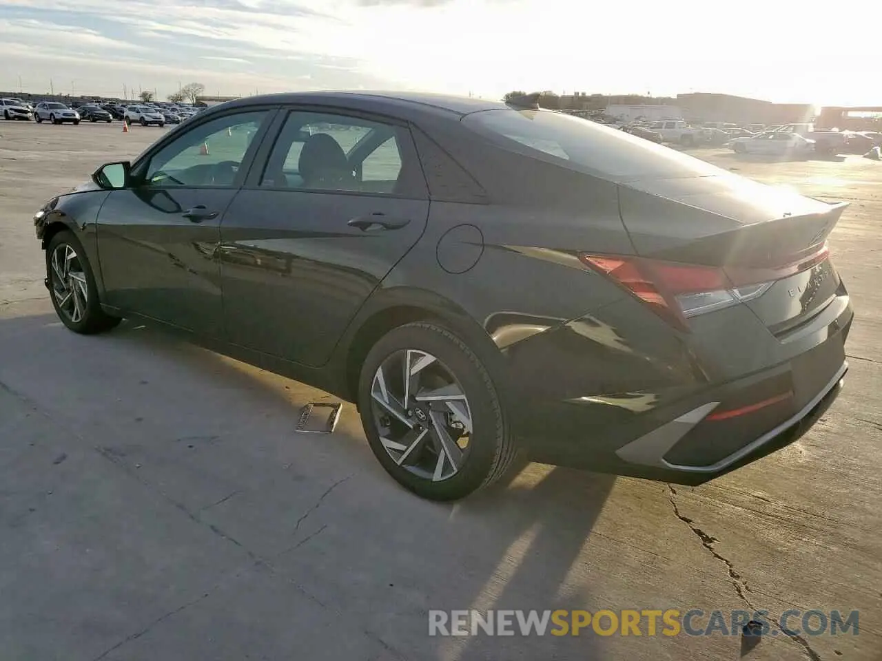 2 fotografías del automóvil dañado KMHLM4DG5SU917748 HYUNDAI ELANTRA 2025