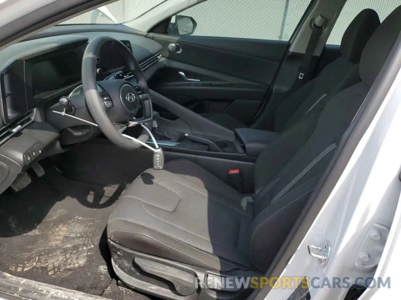 7 fotografías del automóvil dañado KMHLM4DG6SU861108 HYUNDAI ELANTRA 2025