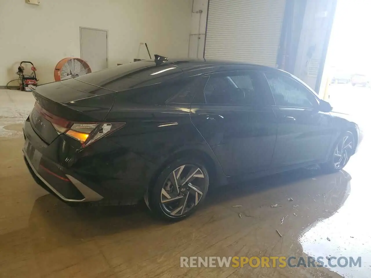 3 fotografías del automóvil dañado KMHLM4DG6SU917564 HYUNDAI ELANTRA 2025
