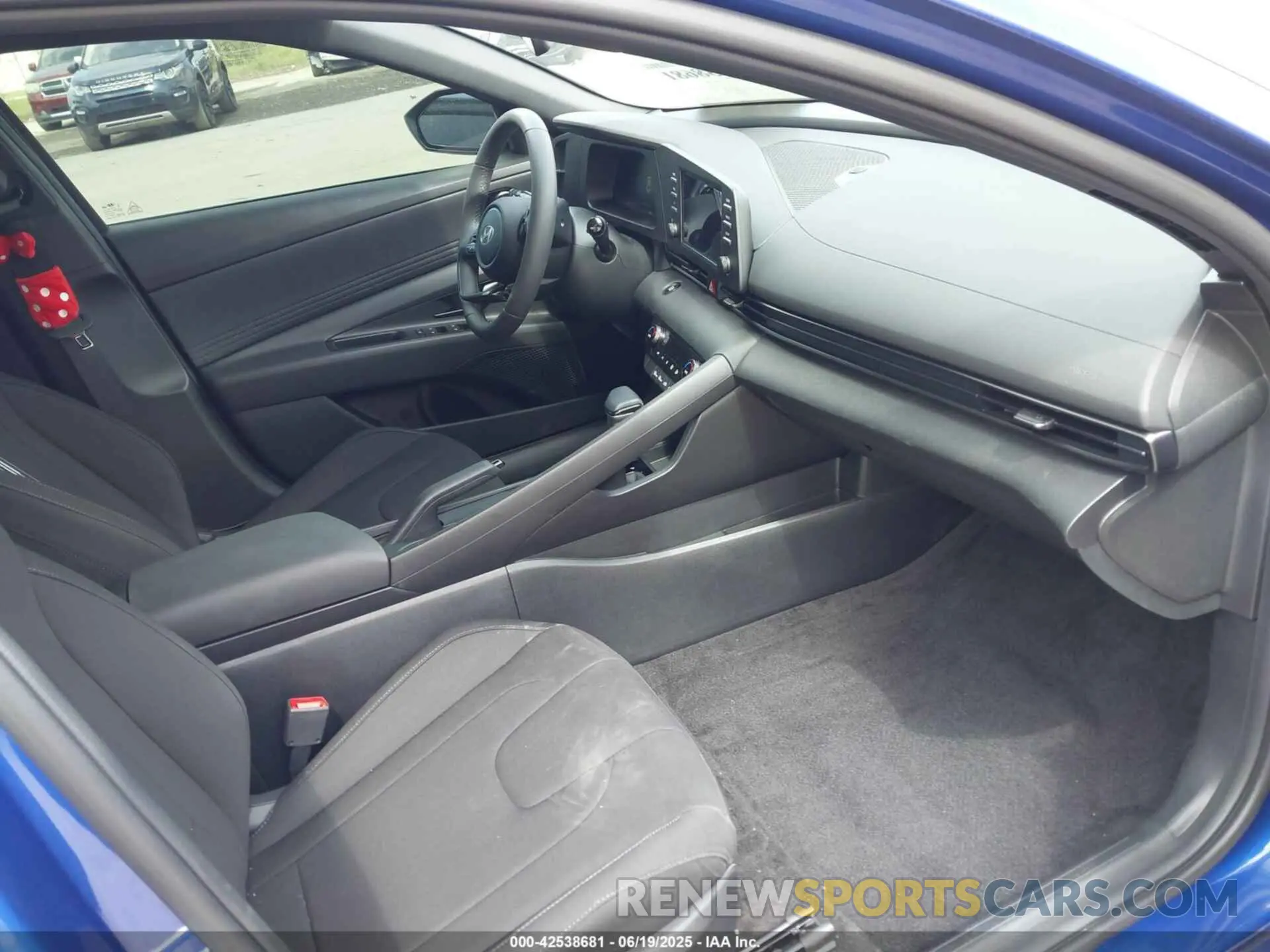 5 fotografías del automóvil dañado KMHLM4DG6SU998632 HYUNDAI ELANTRA 2025