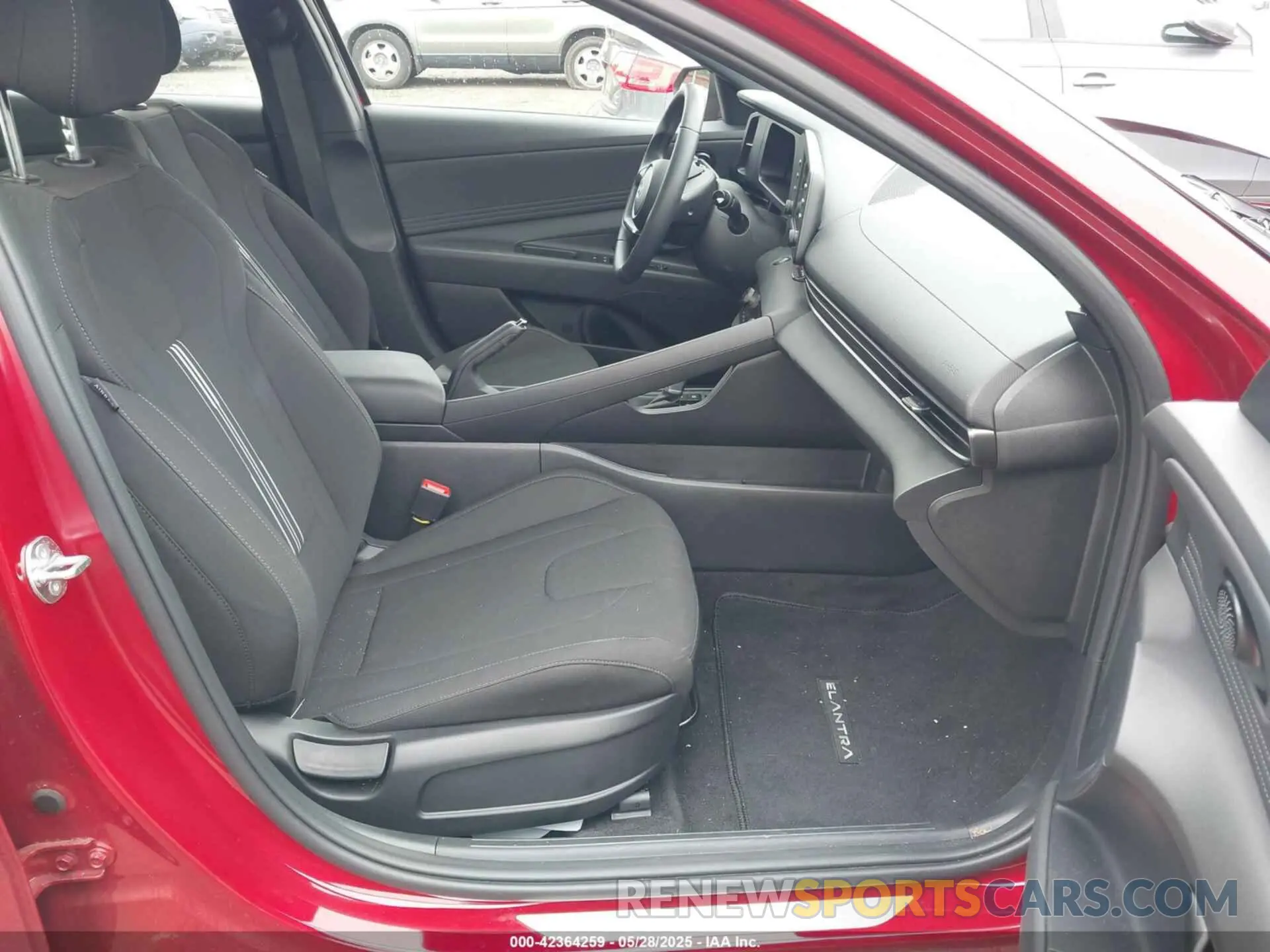 5 fotografías del automóvil dañado KMHLM4DG7SU890827 HYUNDAI ELANTRA 2025
