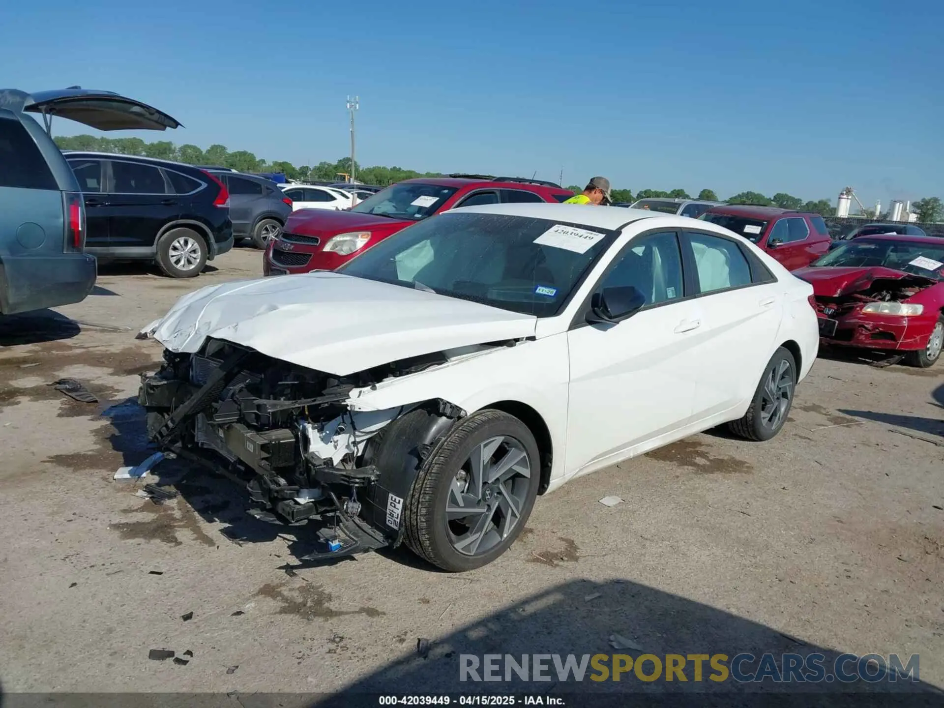2 fotografías del automóvil dañado KMHLM4DG7SU917671 HYUNDAI ELANTRA 2025