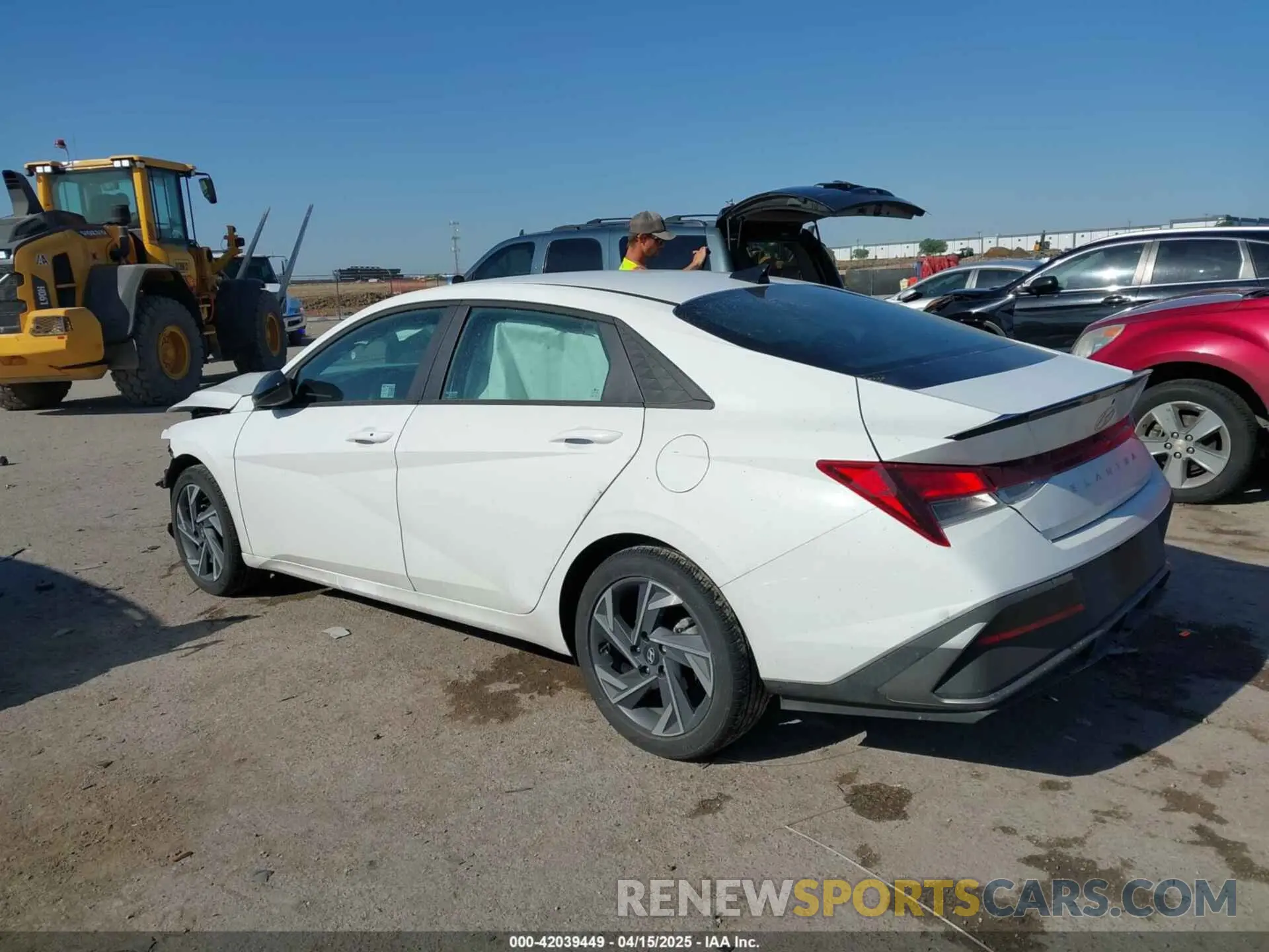 3 fotografías del automóvil dañado KMHLM4DG7SU917671 HYUNDAI ELANTRA 2025