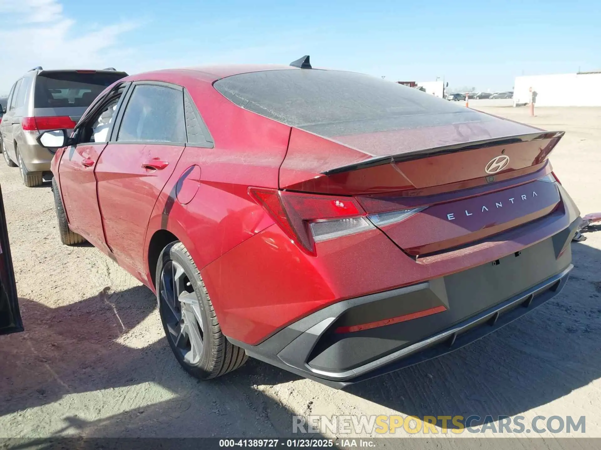 3 fotografías del automóvil dañado KMHLM4DG7SU924295 HYUNDAI ELANTRA 2025