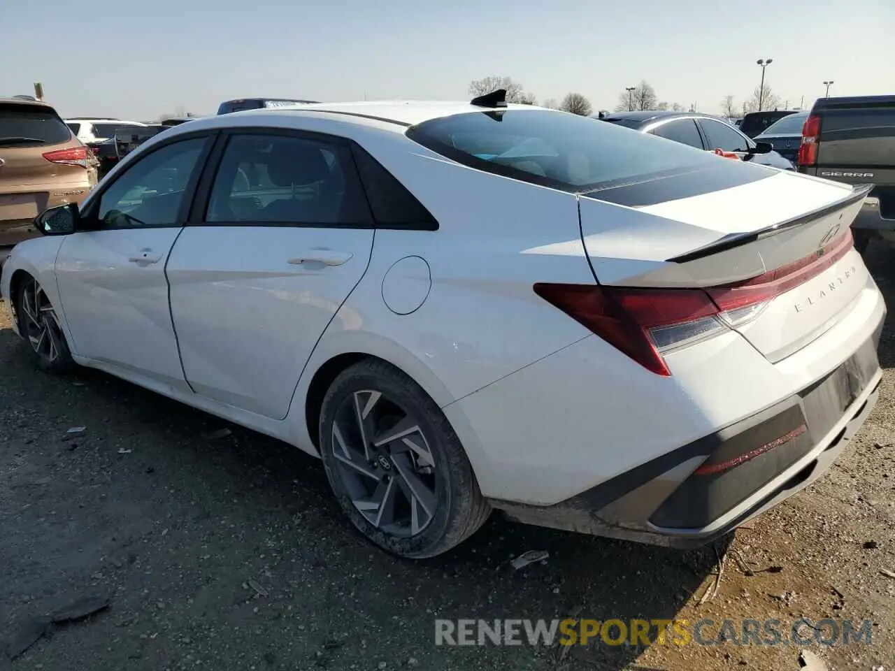 2 fotografías del automóvil dañado KMHLM4DG8SU880114 HYUNDAI ELANTRA 2025