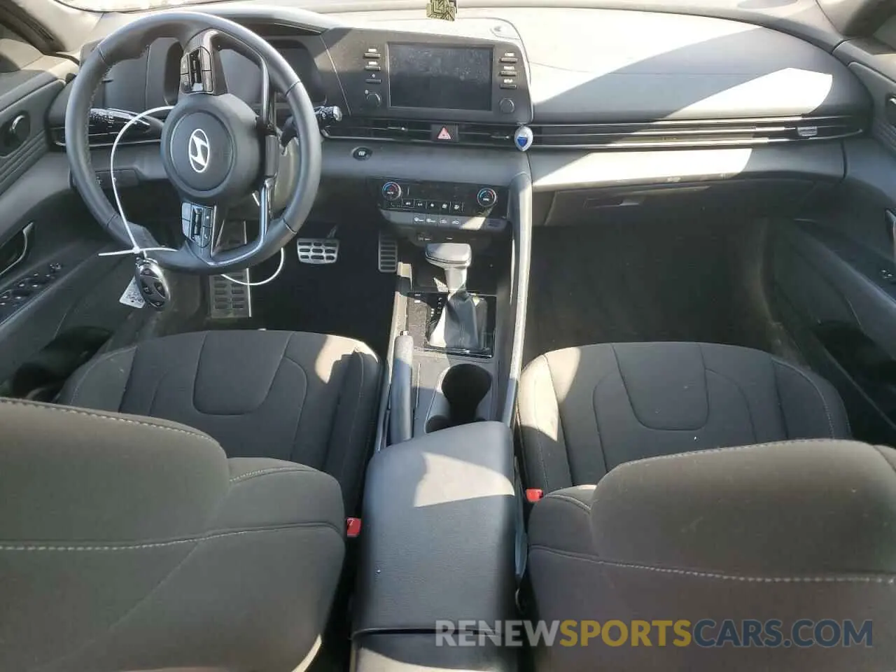 8 fotografías del automóvil dañado KMHLM4DG8SU880114 HYUNDAI ELANTRA 2025