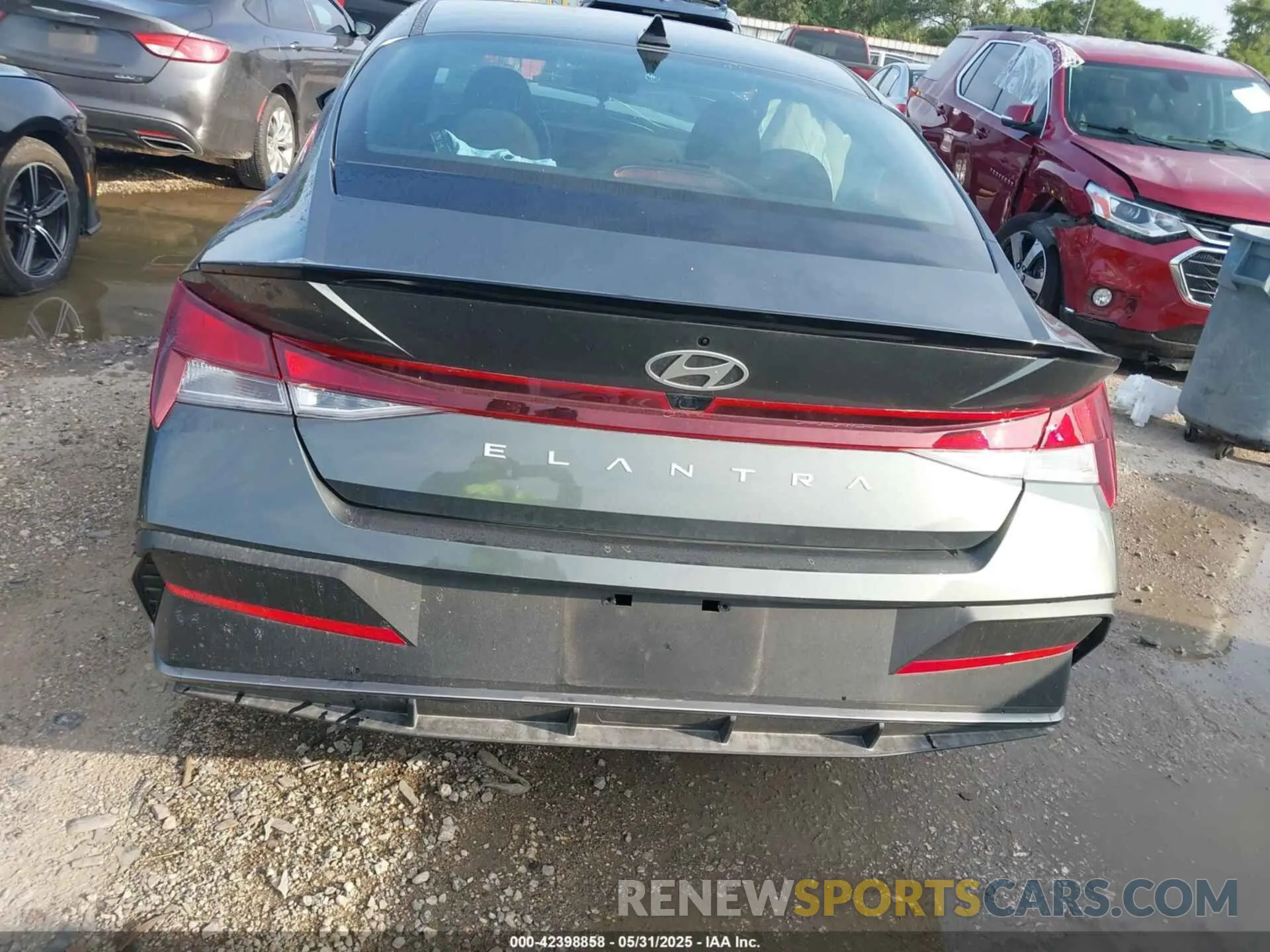 15 fotografías del automóvil dañado KMHLM4DG8SU882039 HYUNDAI ELANTRA 2025