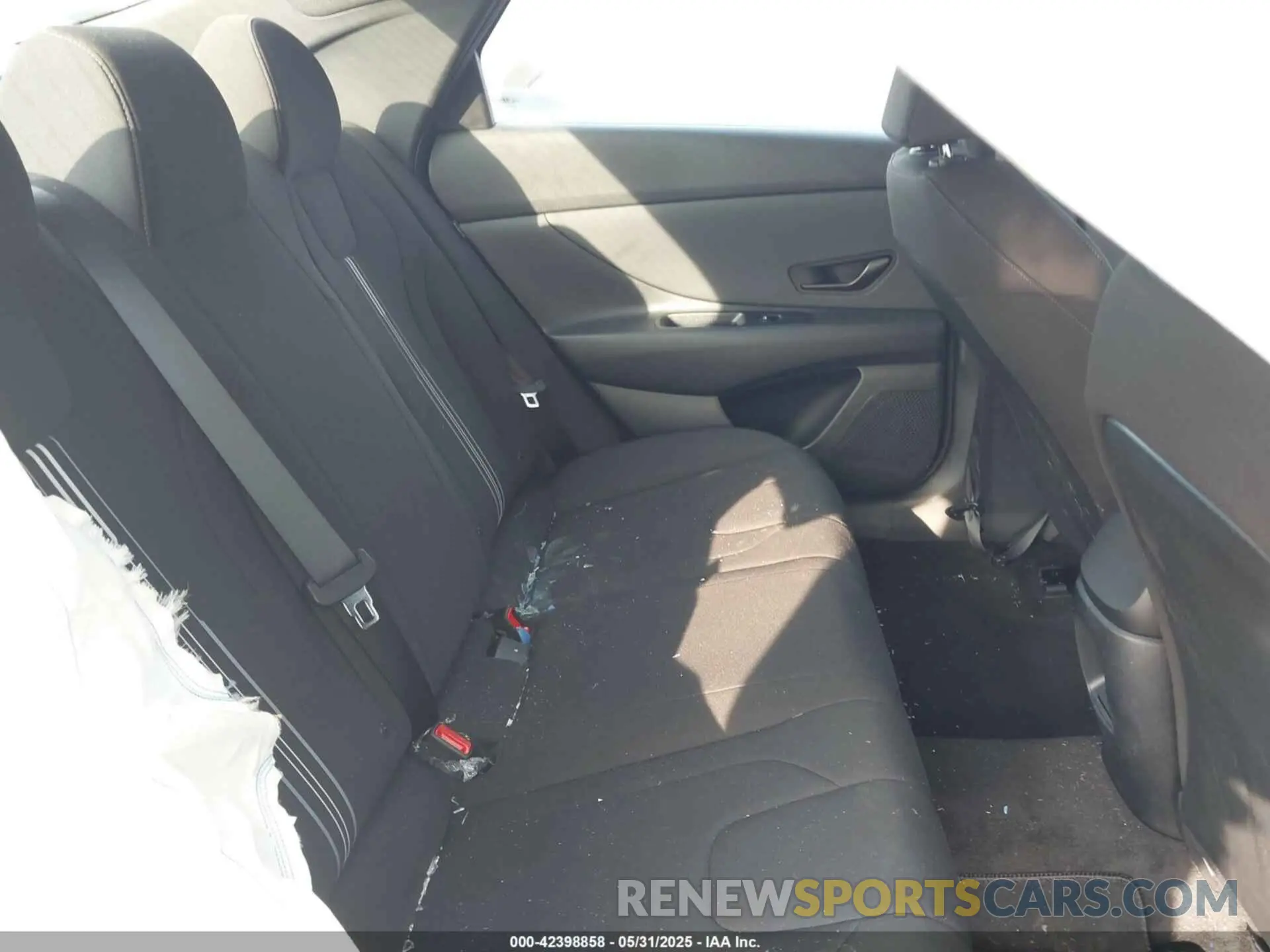 8 fotografías del automóvil dañado KMHLM4DG8SU882039 HYUNDAI ELANTRA 2025