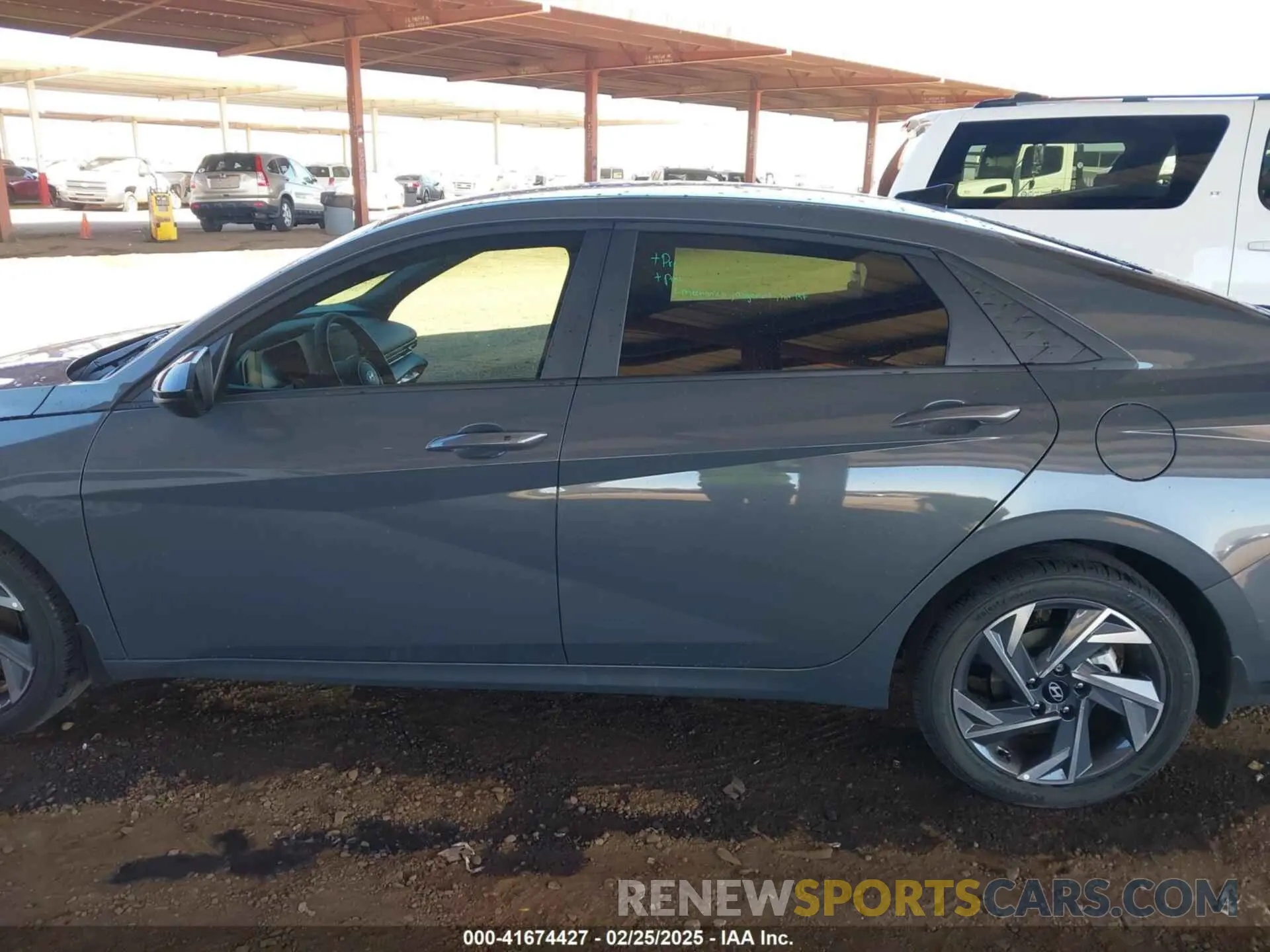 15 fotografías del automóvil dañado KMHLM4DG9SU869378 HYUNDAI ELANTRA 2025