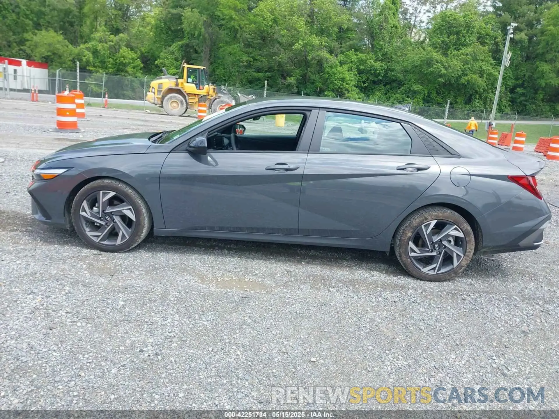14 fotografías del automóvil dañado KMHLM4DG9SU895317 HYUNDAI ELANTRA 2025