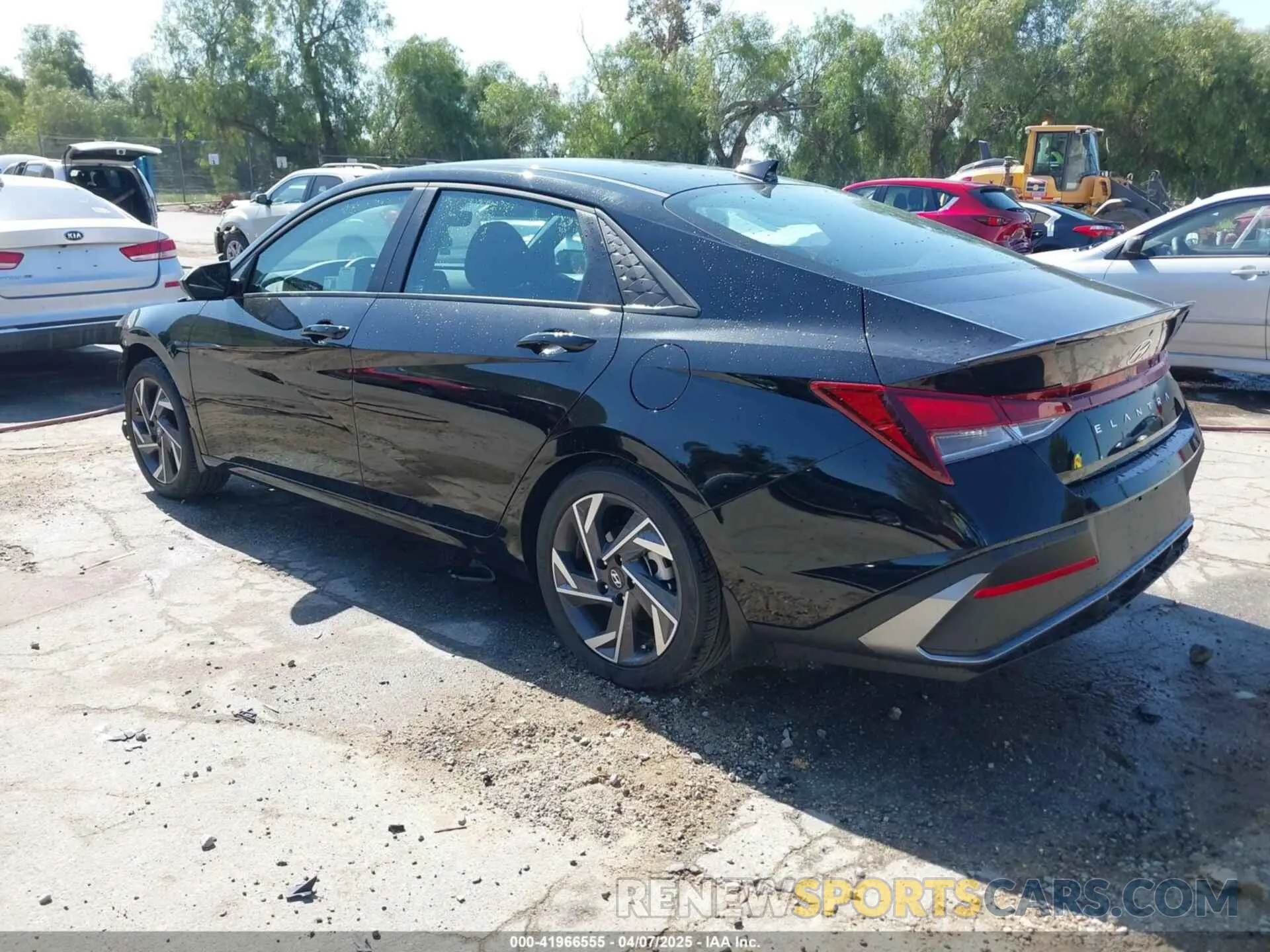 3 fotografías del automóvil dañado KMHLM4DG9SU975670 HYUNDAI ELANTRA 2025