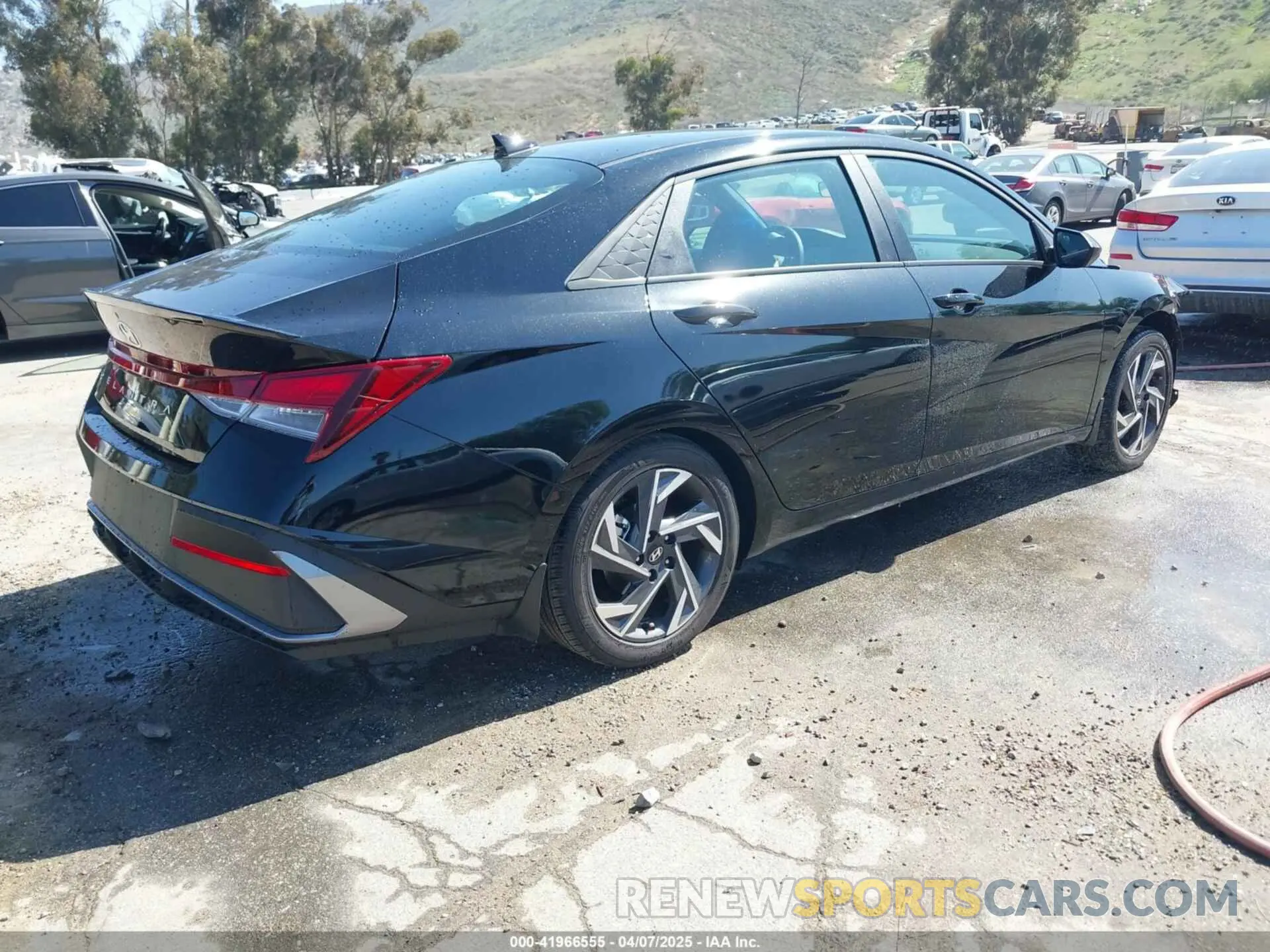 4 fotografías del automóvil dañado KMHLM4DG9SU975670 HYUNDAI ELANTRA 2025