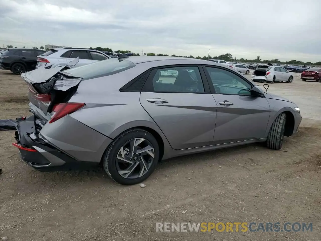 3 fotografías del automóvil dañado KMHLM4DGXSU893186 HYUNDAI ELANTRA 2025