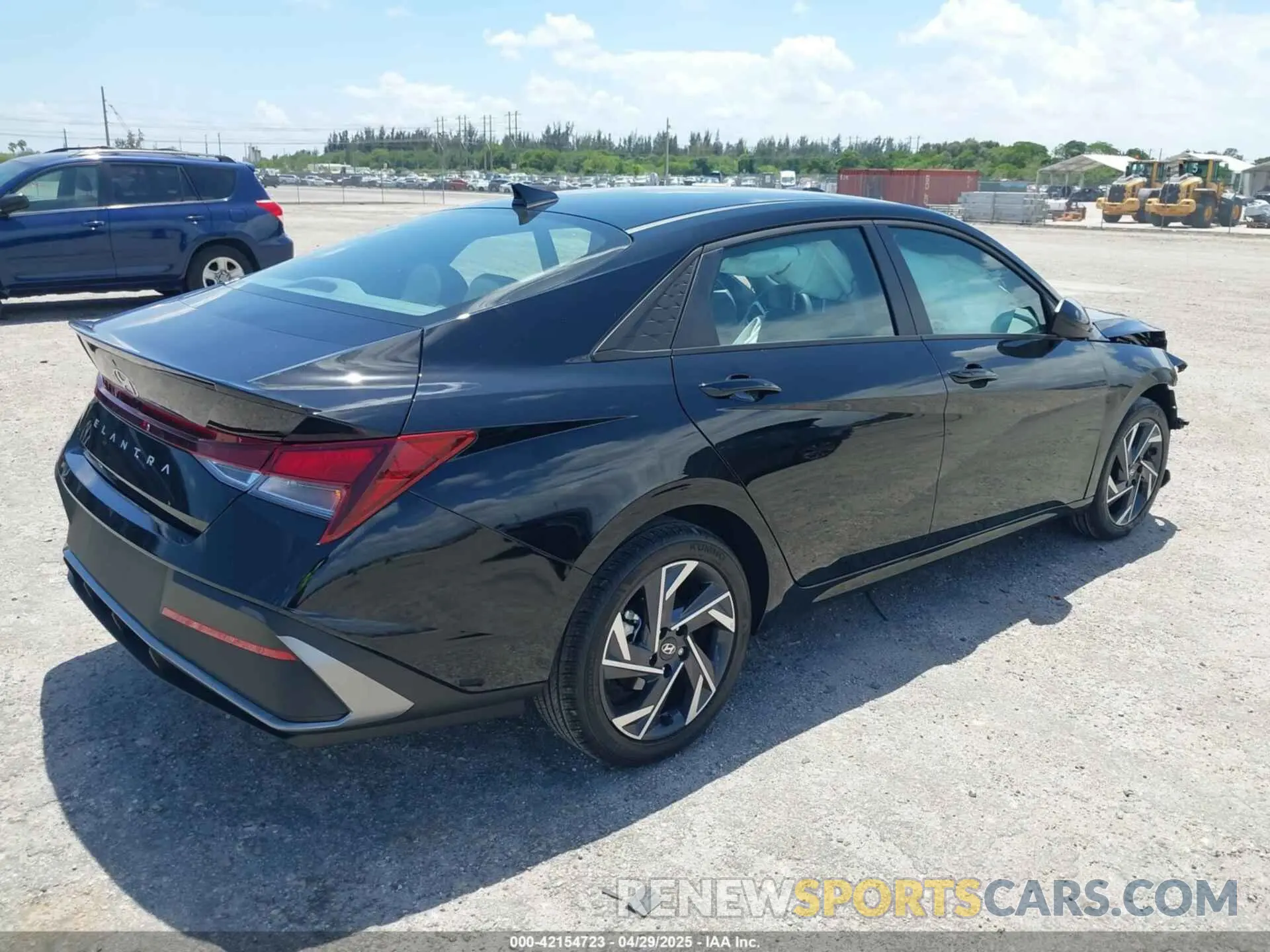 4 fotografías del automóvil dañado KMHLM4DGXSU949482 HYUNDAI ELANTRA 2025