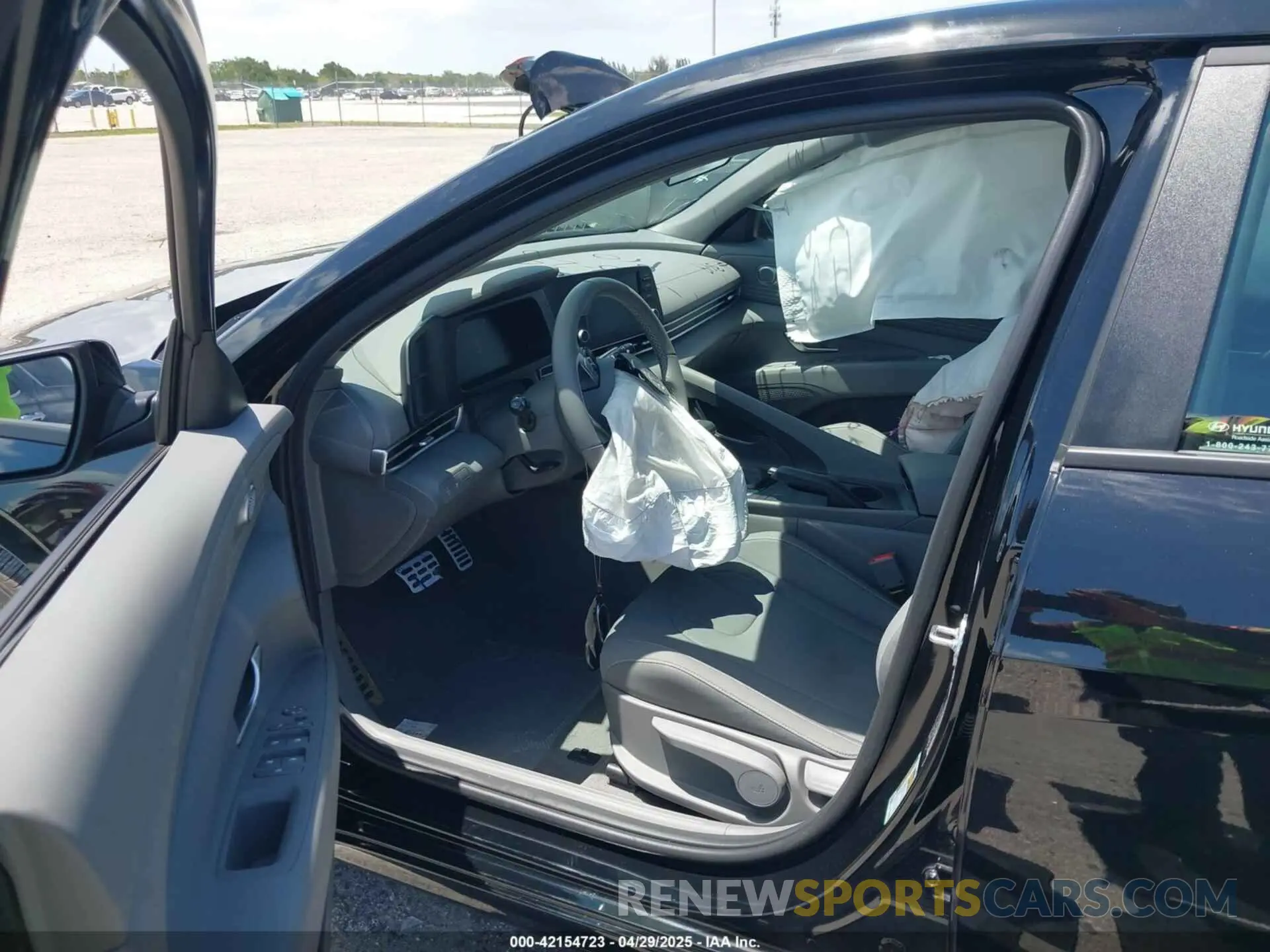 5 fotografías del automóvil dañado KMHLM4DGXSU949482 HYUNDAI ELANTRA 2025
