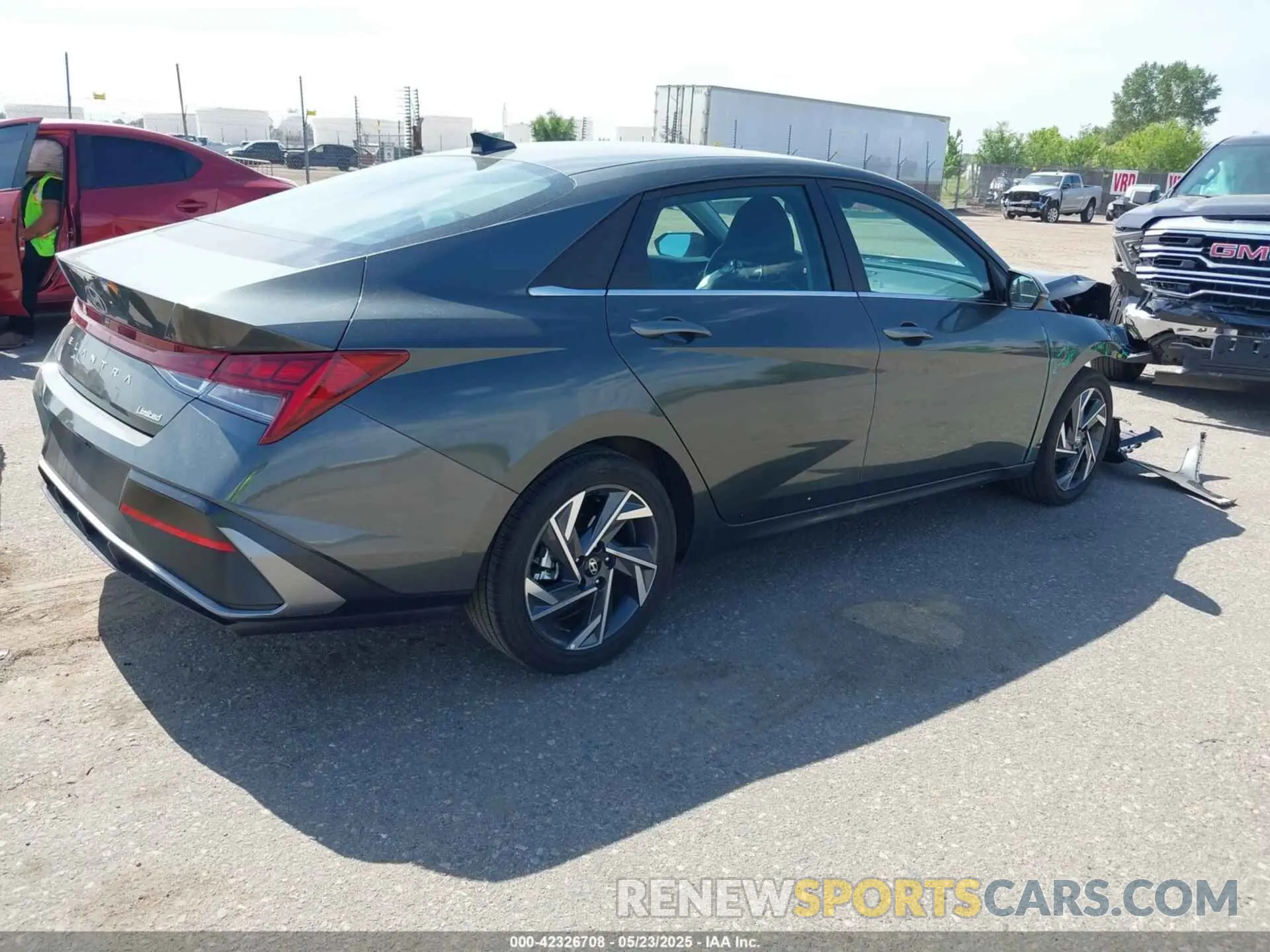 4 fotografías del automóvil dañado KMHLP4DG0SU945562 HYUNDAI ELANTRA 2025