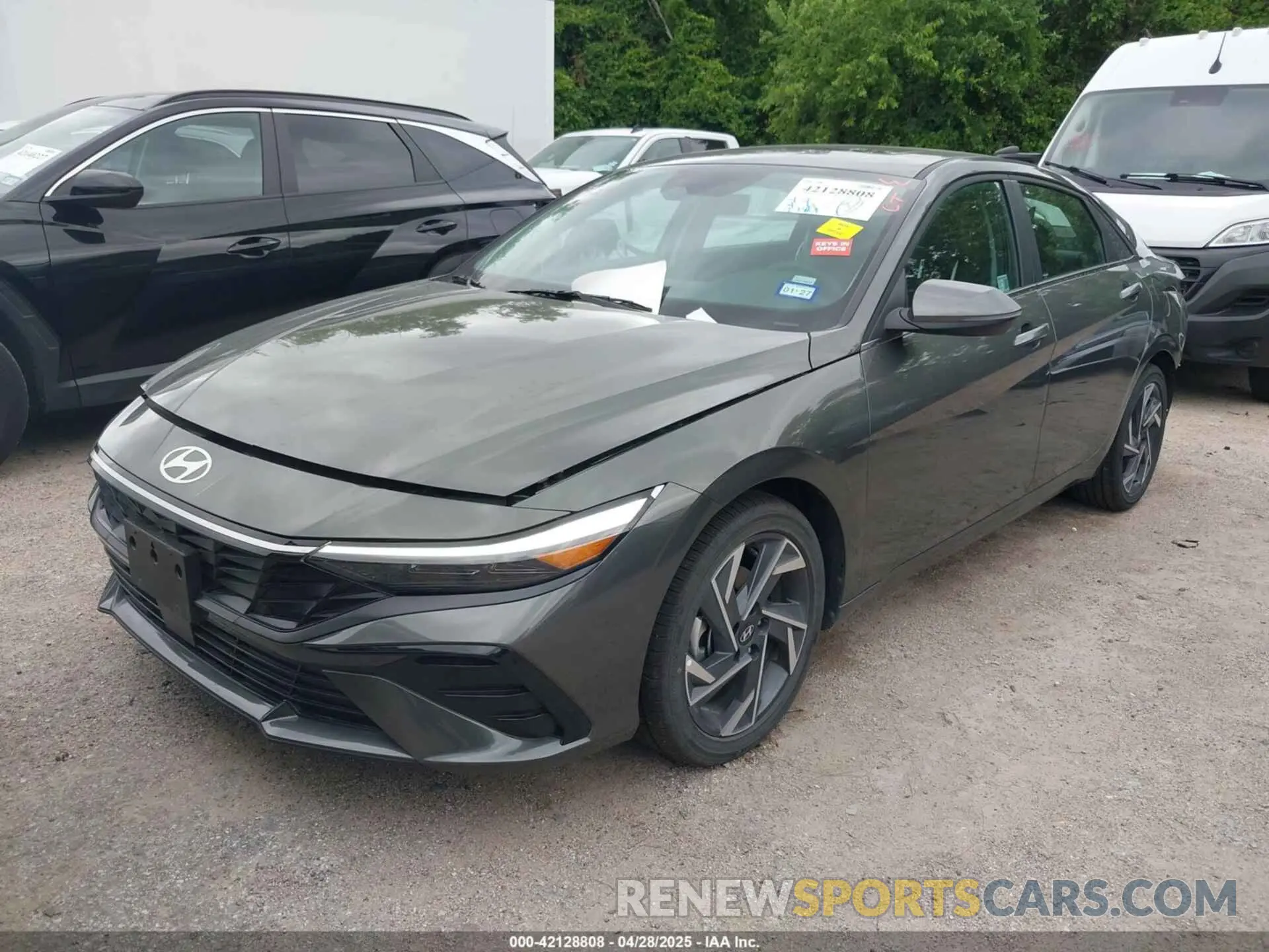 2 fotografías del automóvil dañado KMHLP4DG4SU957214 HYUNDAI ELANTRA 2025