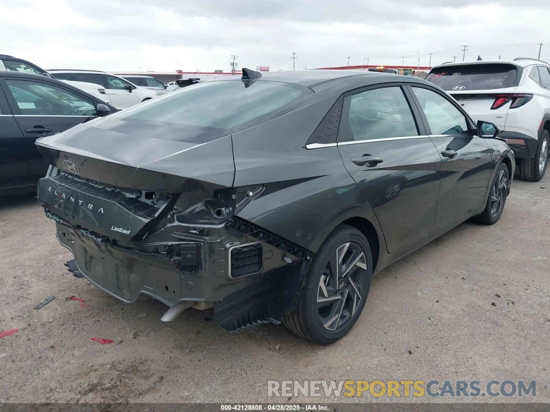 4 fotografías del automóvil dañado KMHLP4DG4SU957214 HYUNDAI ELANTRA 2025