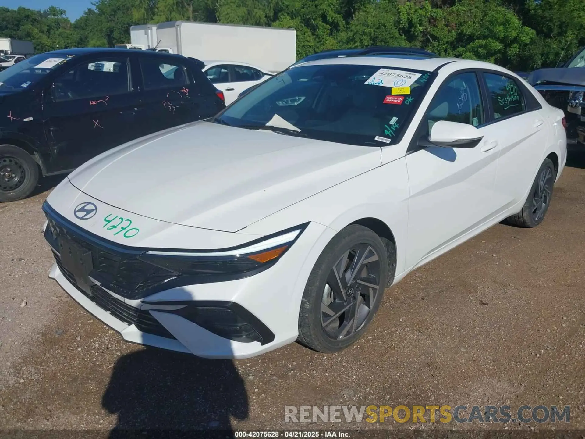 2 fotografías del automóvil dañado KMHLP4DG5SU894270 HYUNDAI ELANTRA 2025