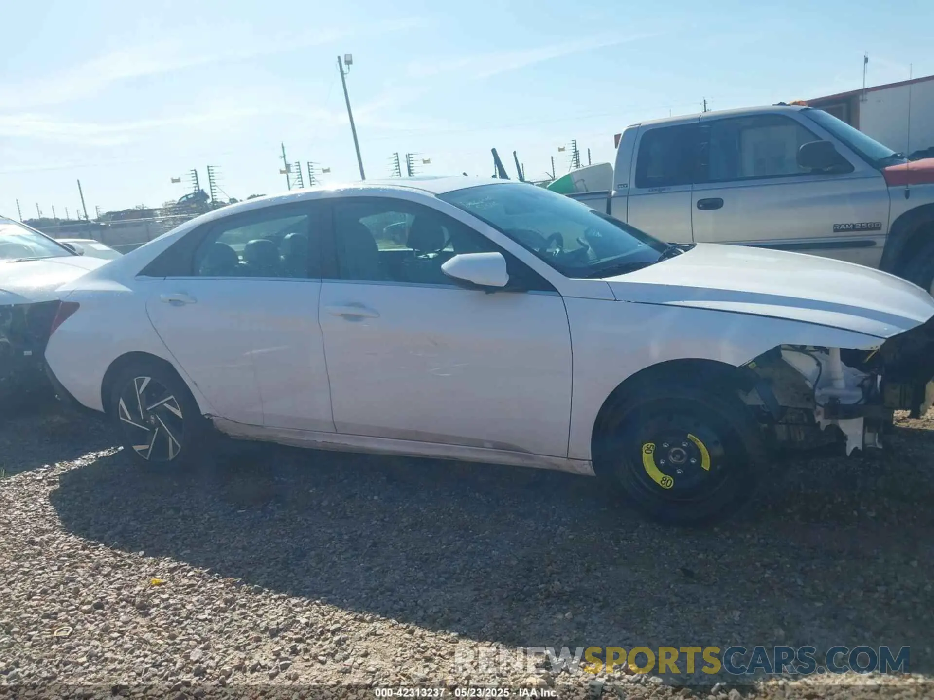 14 fotografías del automóvil dañado KMHLP4DGXSU959372 HYUNDAI ELANTRA 2025