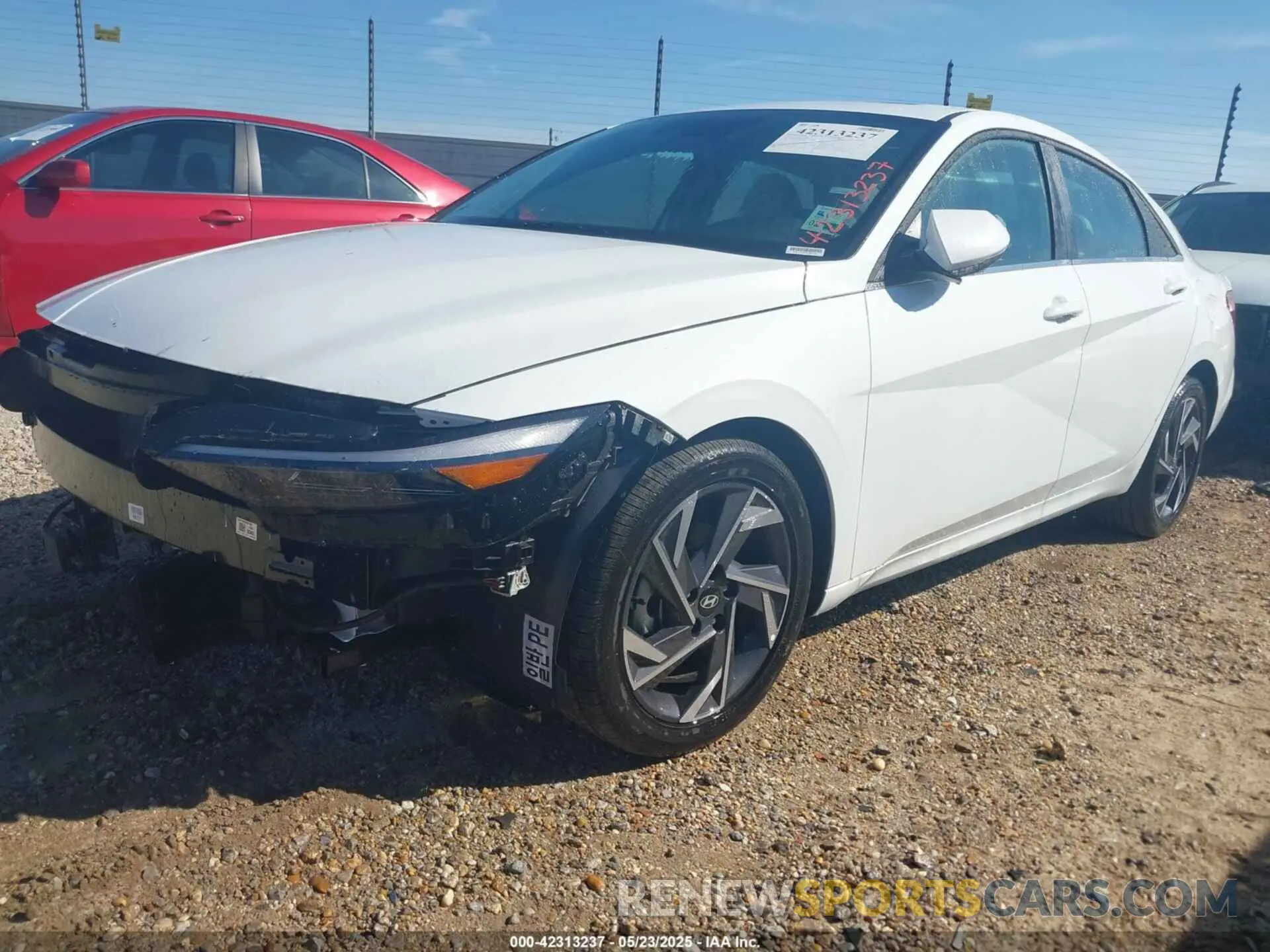 2 fotografías del automóvil dañado KMHLP4DGXSU959372 HYUNDAI ELANTRA 2025