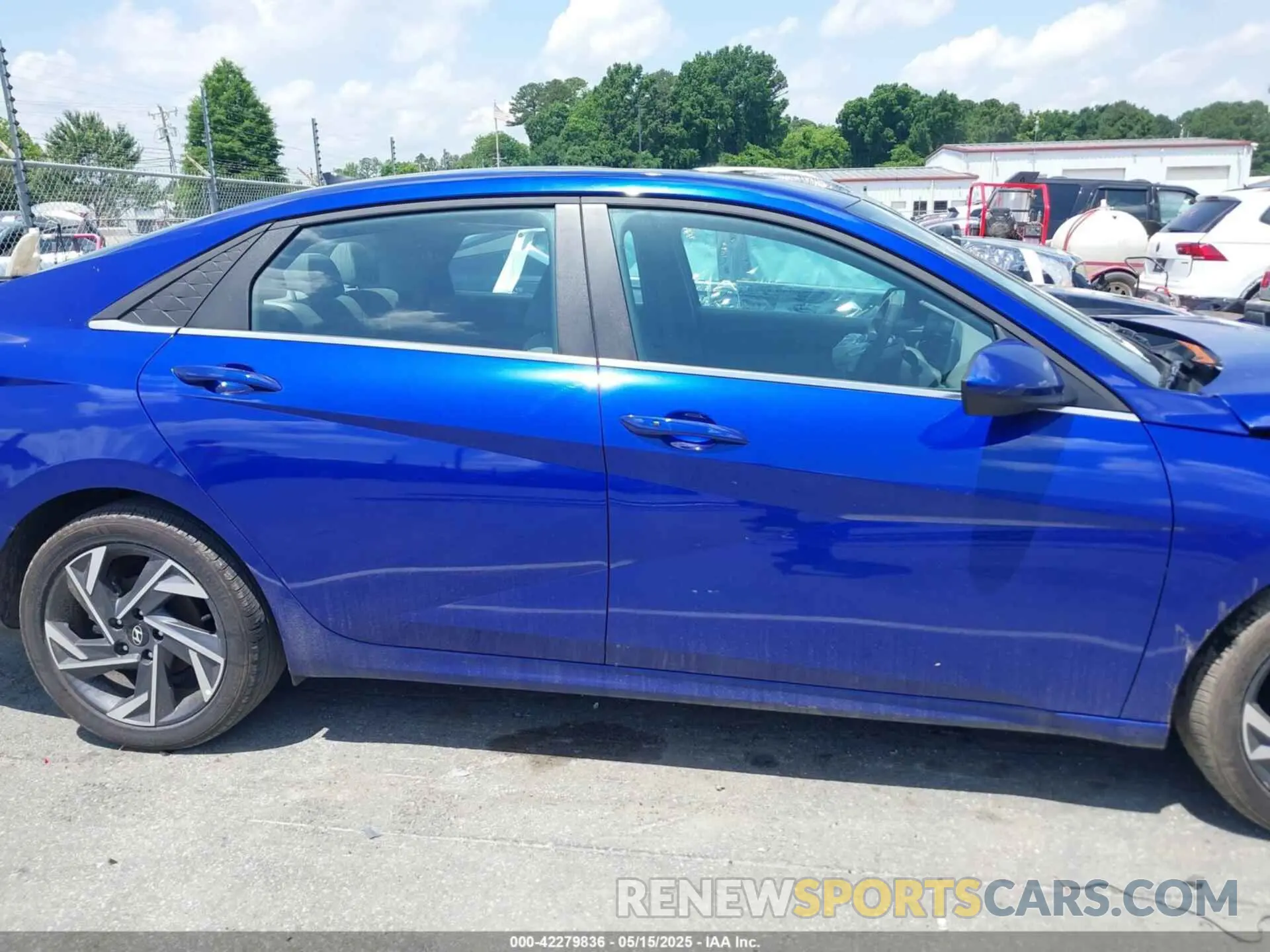 14 fotografías del automóvil dañado KMHLS4DG0SU856413 HYUNDAI ELANTRA 2025