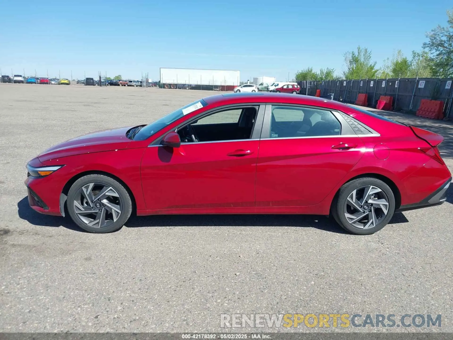 14 fotografías del automóvil dañado KMHLS4DG0SU861661 HYUNDAI ELANTRA 2025