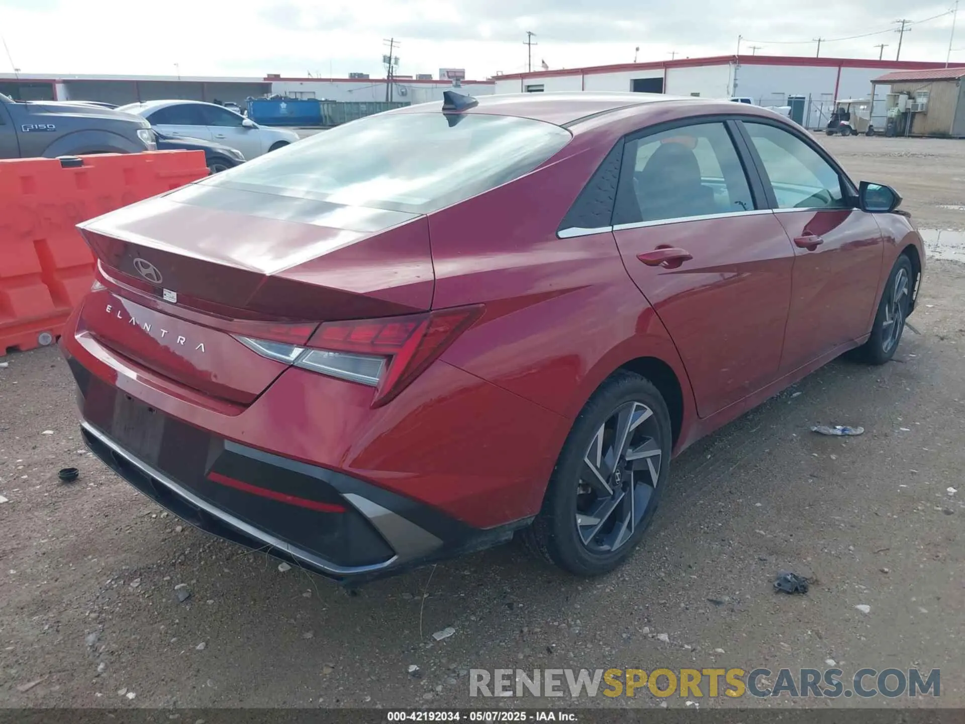 4 fotografías del automóvil dañado KMHLS4DG0SU880288 HYUNDAI ELANTRA 2025