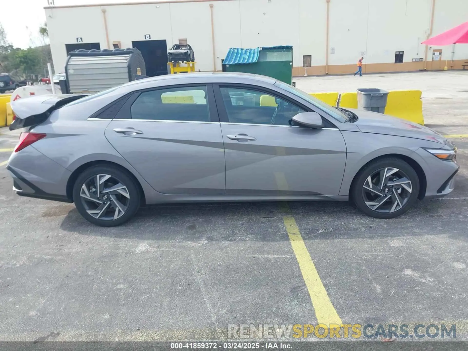 13 fotografías del automóvil dañado KMHLS4DG2SU930026 HYUNDAI ELANTRA 2025