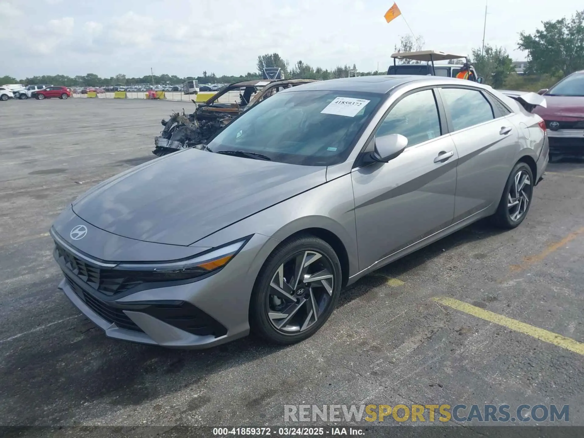 2 fotografías del automóvil dañado KMHLS4DG2SU930026 HYUNDAI ELANTRA 2025