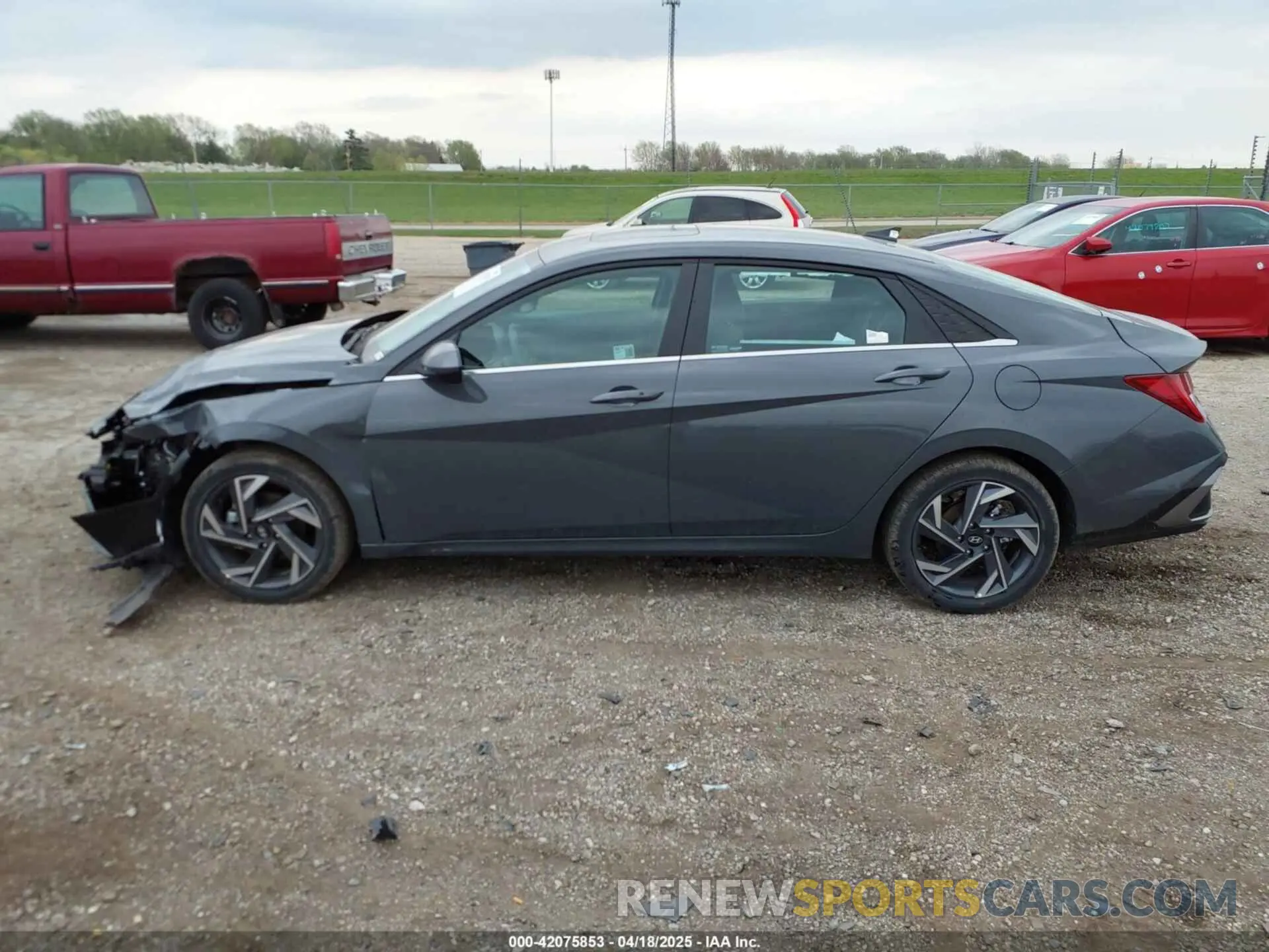 14 fotografías del automóvil dañado KMHLS4DG3SU900310 HYUNDAI ELANTRA 2025