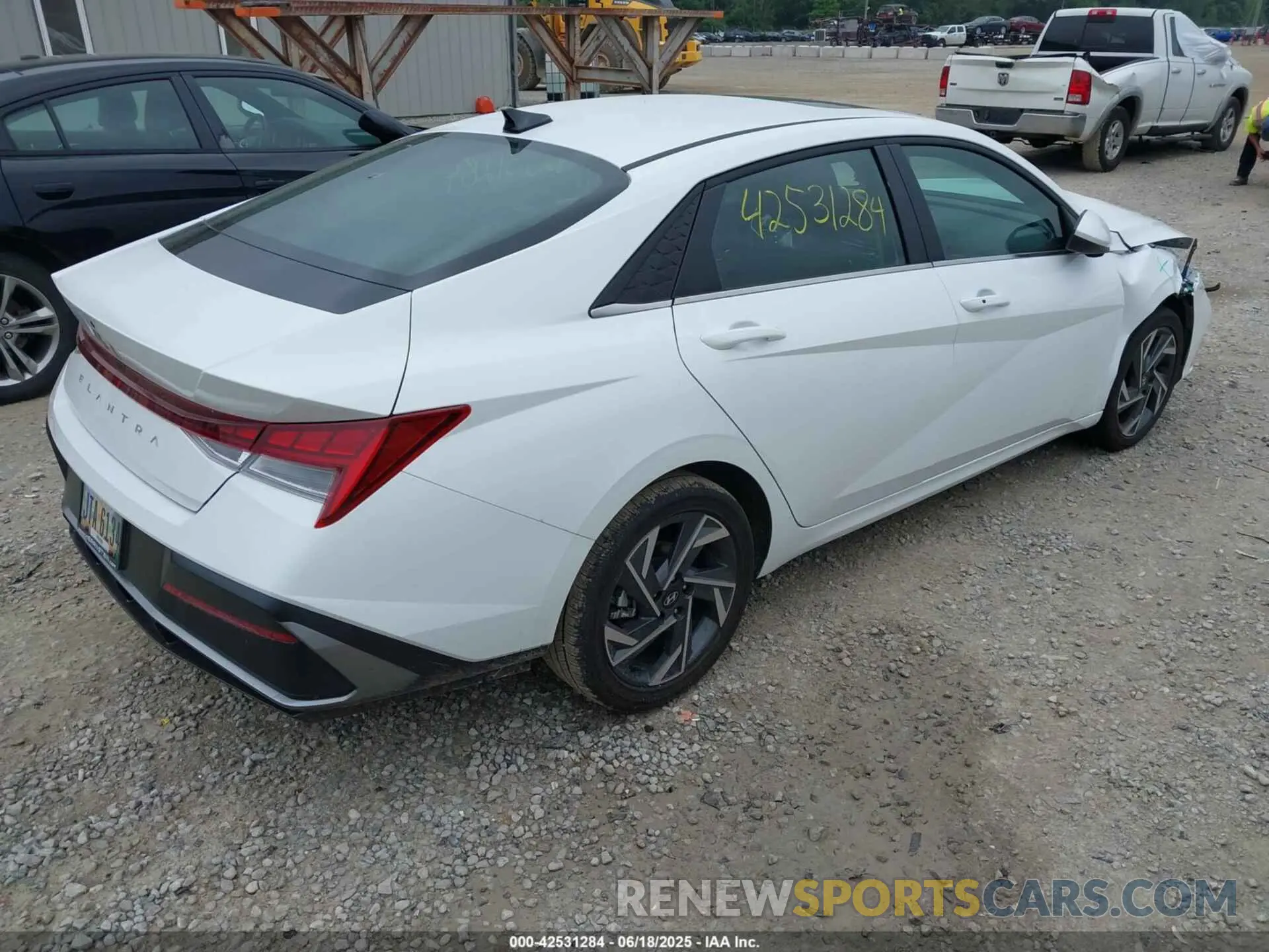 4 fotografías del automóvil dañado KMHLS4DG4SU972231 HYUNDAI ELANTRA 2025
