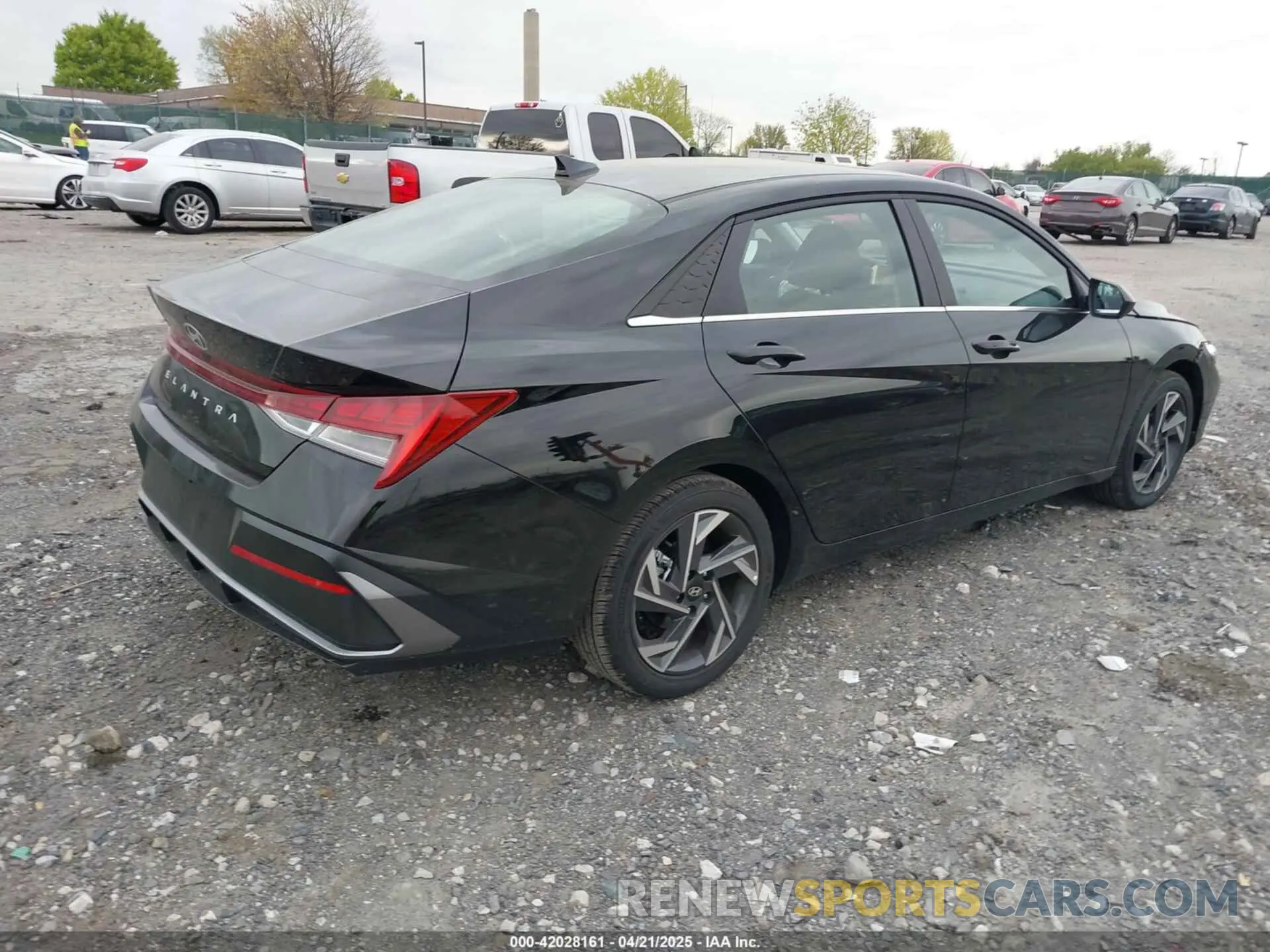 4 fotografías del automóvil dañado KMHLS4DG5SU853801 HYUNDAI ELANTRA 2025