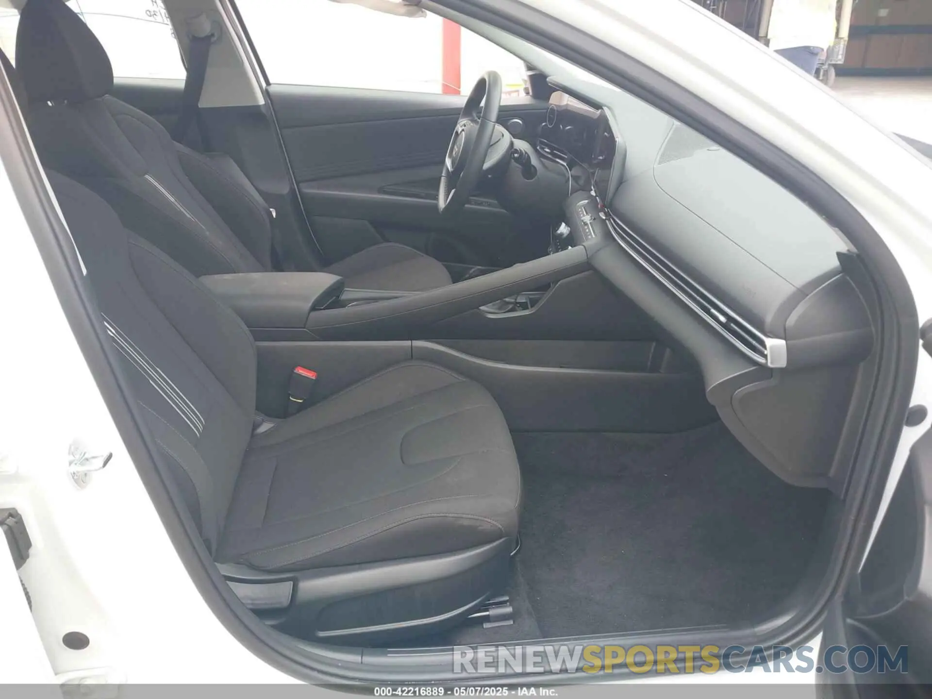 5 fotografías del automóvil dañado KMHLS4DG6SU898276 HYUNDAI ELANTRA 2025
