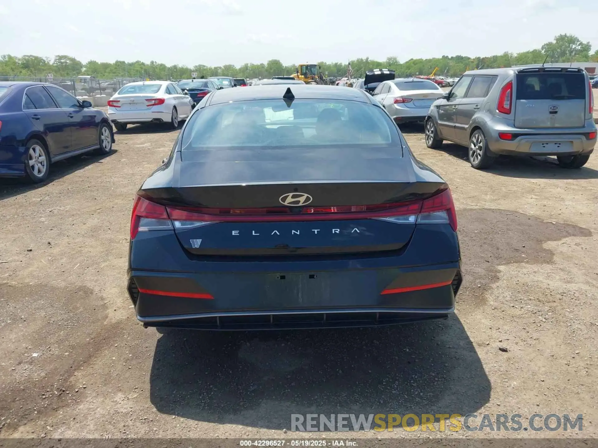 16 fotografías del automóvil dañado KMHLS4DG9SU910615 HYUNDAI ELANTRA 2025