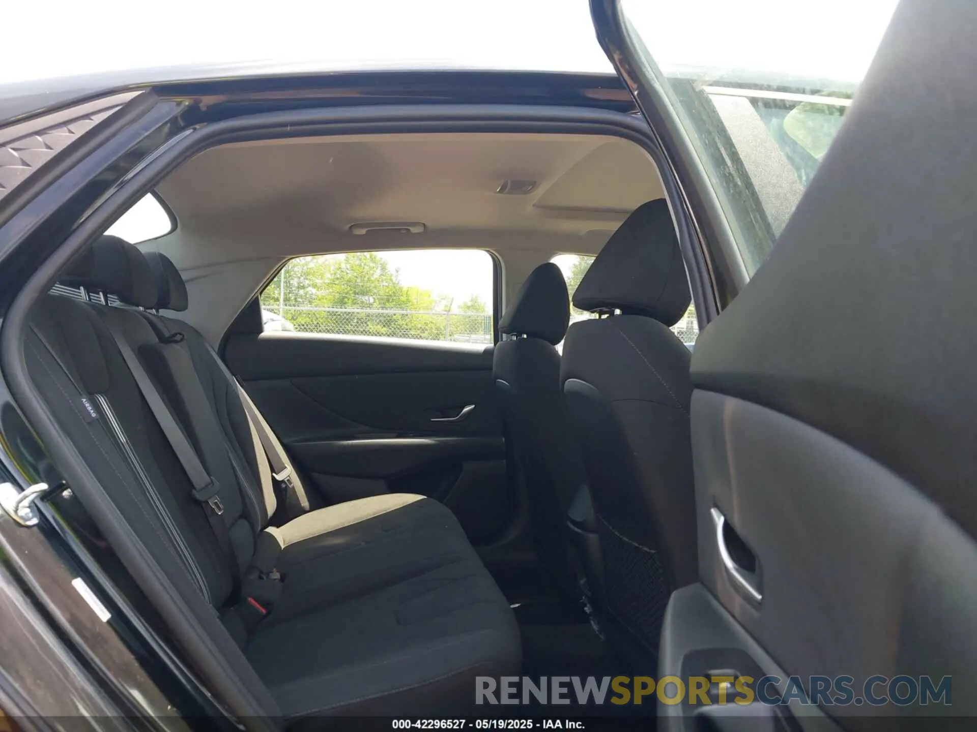 8 fotografías del automóvil dañado KMHLS4DG9SU910615 HYUNDAI ELANTRA 2025