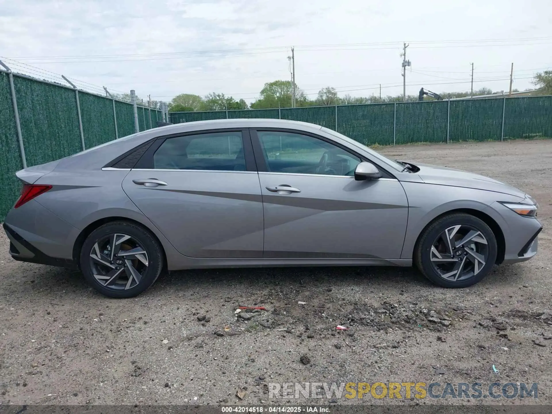13 fotografías del automóvil dañado KMHLS4DG9SU913286 HYUNDAI ELANTRA 2025