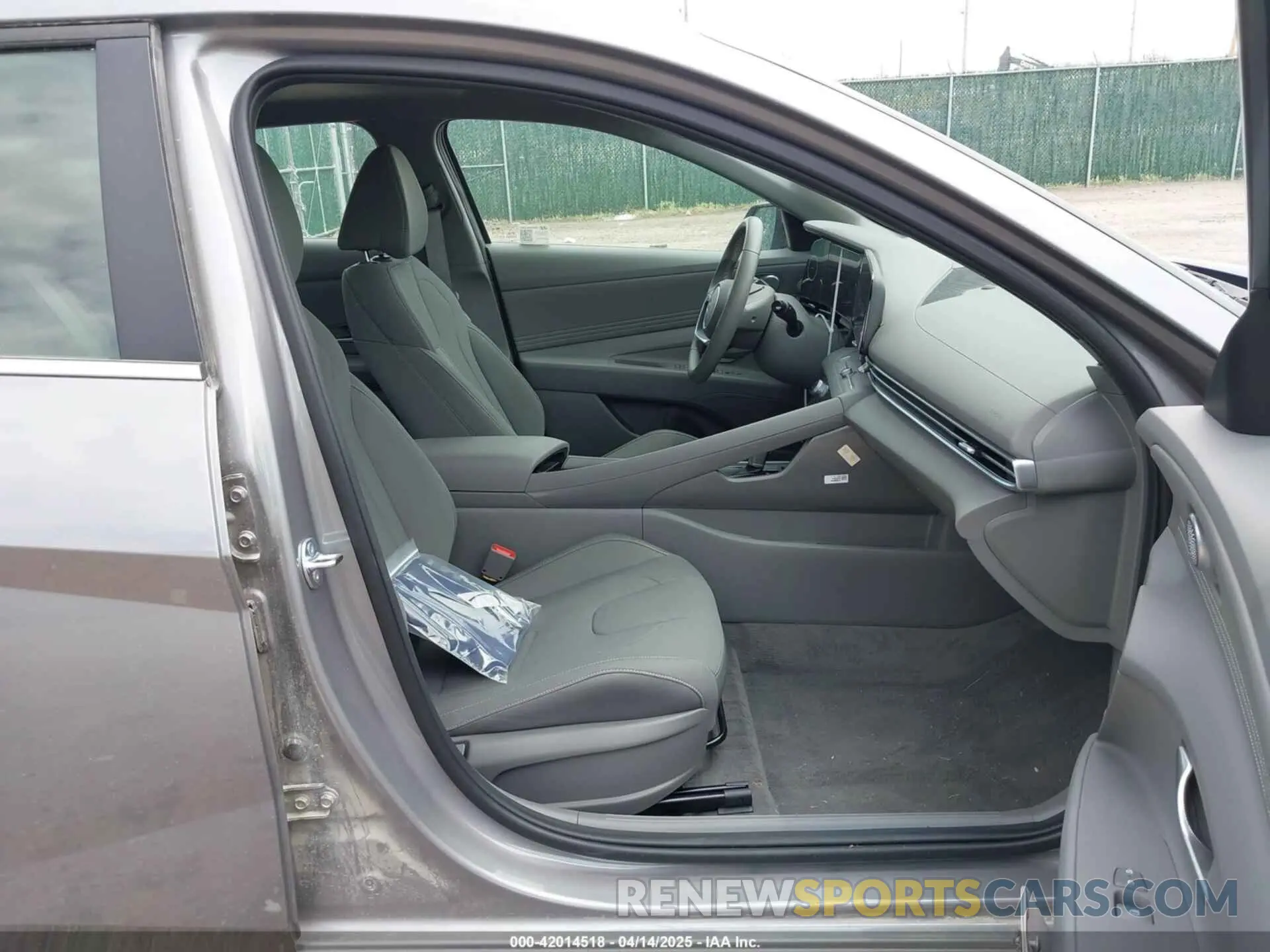 5 fotografías del automóvil dañado KMHLS4DG9SU913286 HYUNDAI ELANTRA 2025