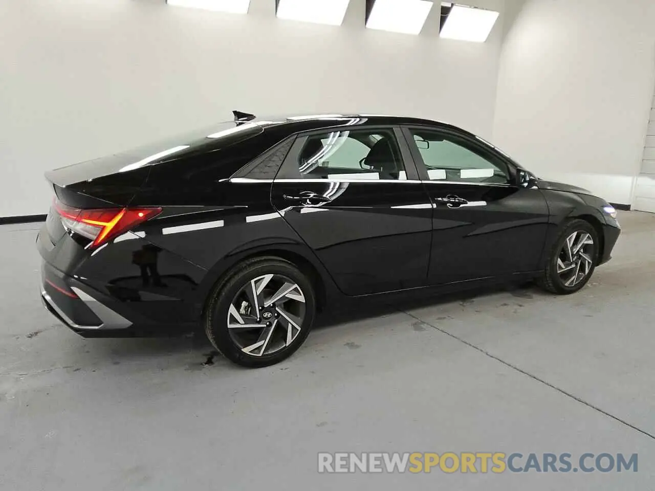 3 fotografías del automóvil dañado KMHLS4DGXSU892142 HYUNDAI ELANTRA 2025