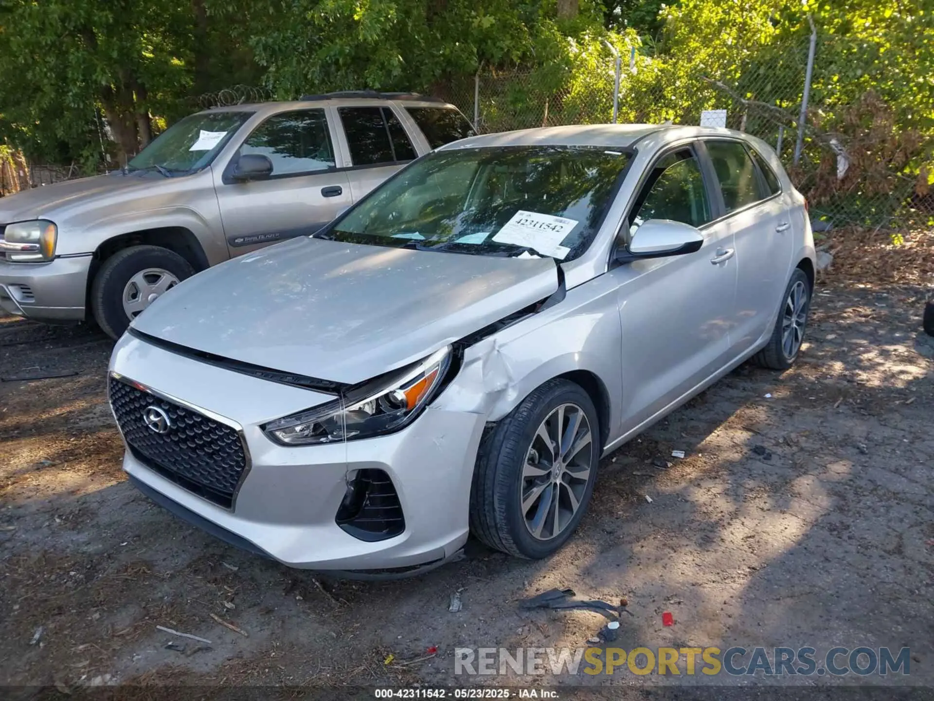 2 fotografías del automóvil dañado KMHH35LE3KU095045 HYUNDAI ELANTRA GT 2019