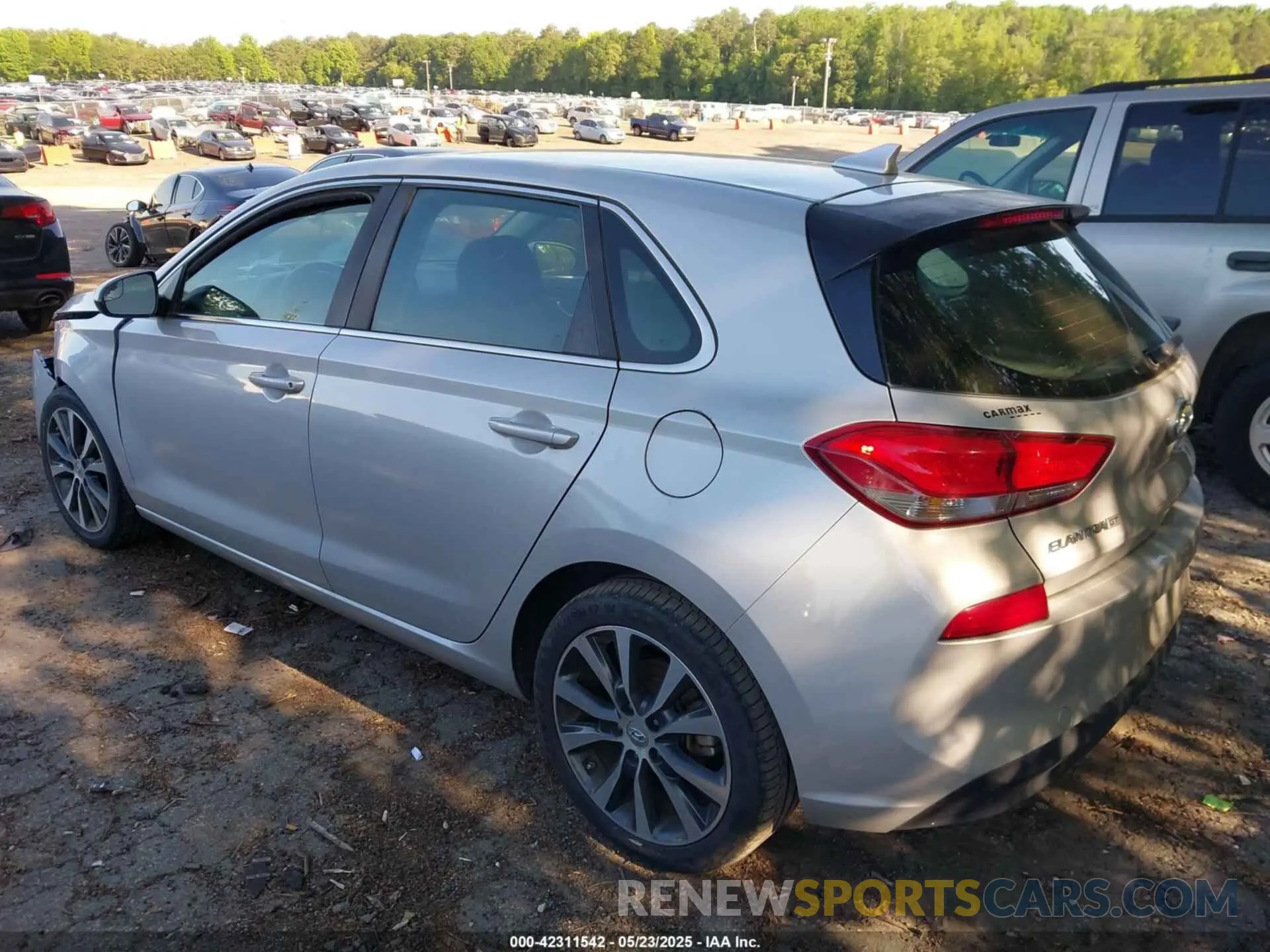 3 fotografías del automóvil dañado KMHH35LE3KU095045 HYUNDAI ELANTRA GT 2019