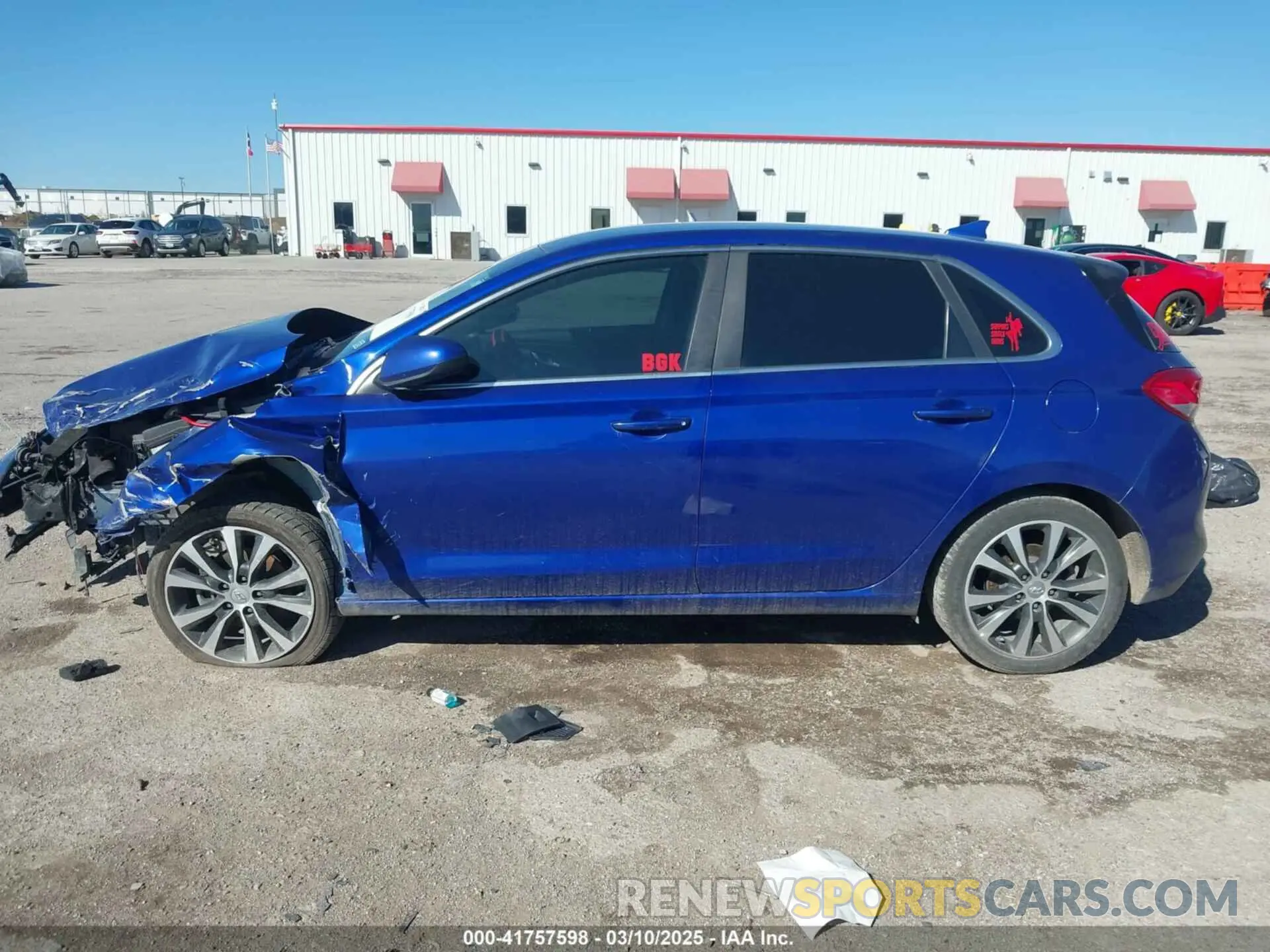 14 fotografías del automóvil dañado KMHH35LE4KU088198 HYUNDAI ELANTRA GT 2019