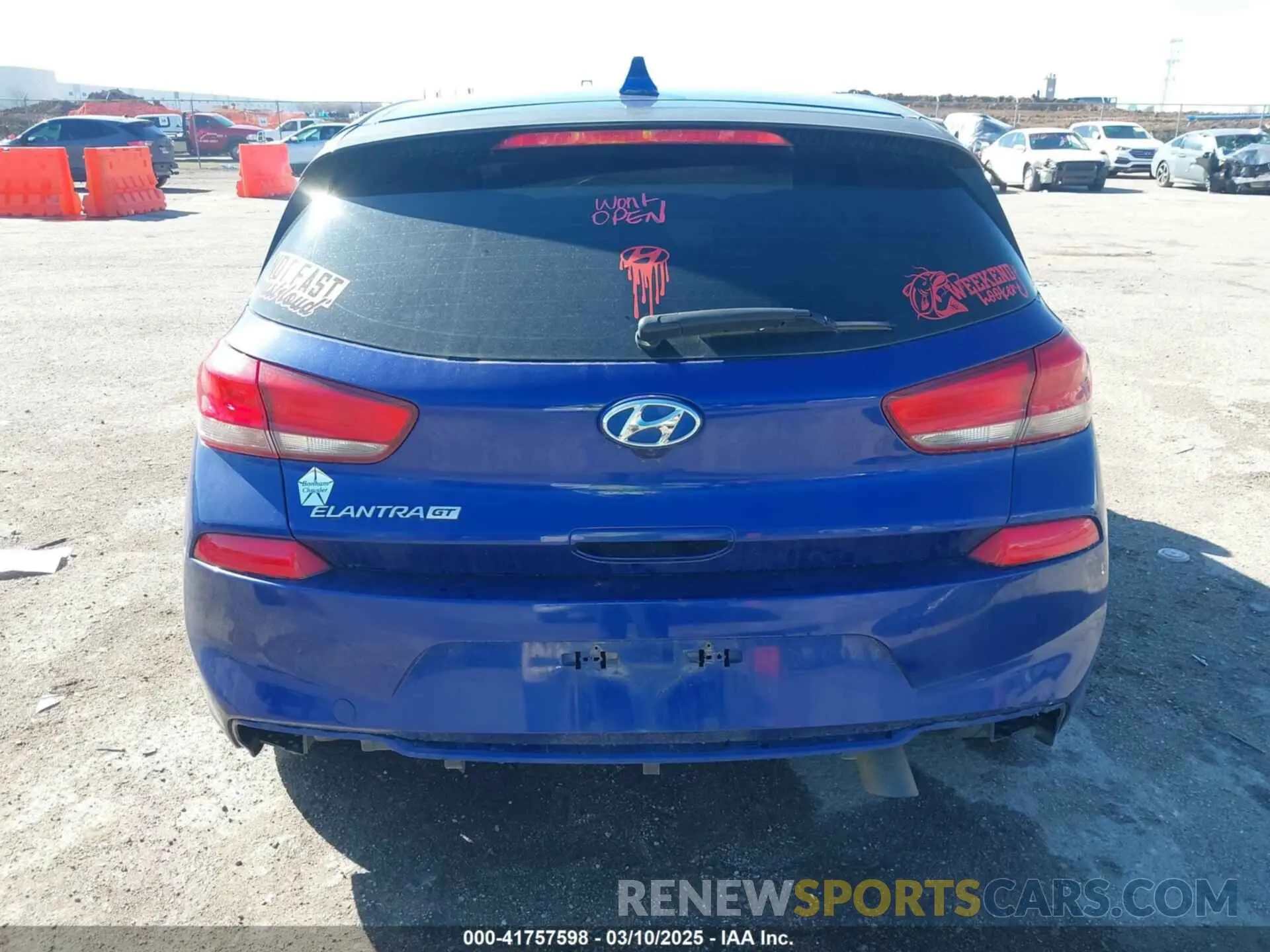 16 fotografías del automóvil dañado KMHH35LE4KU088198 HYUNDAI ELANTRA GT 2019