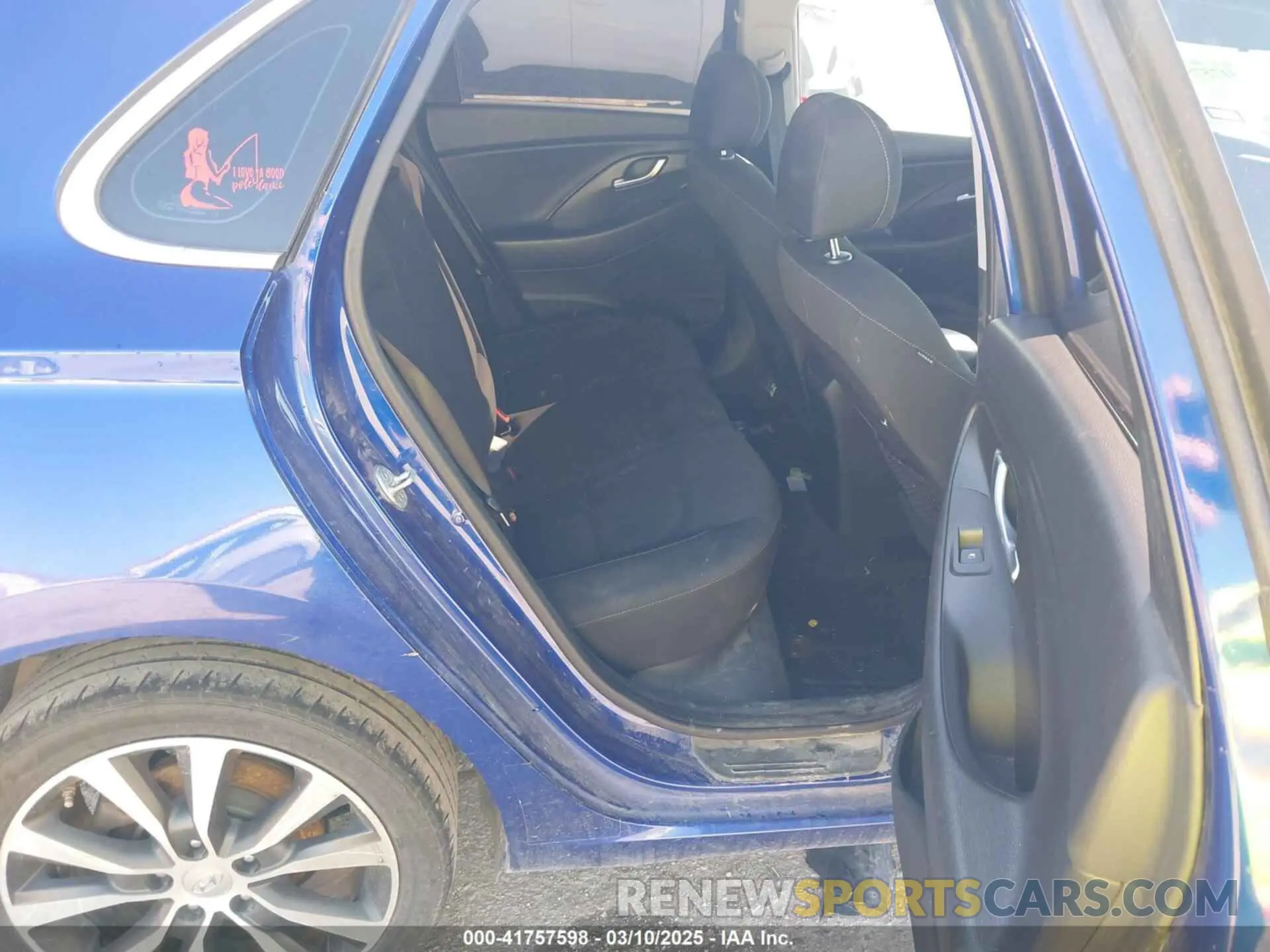 8 fotografías del automóvil dañado KMHH35LE4KU088198 HYUNDAI ELANTRA GT 2019