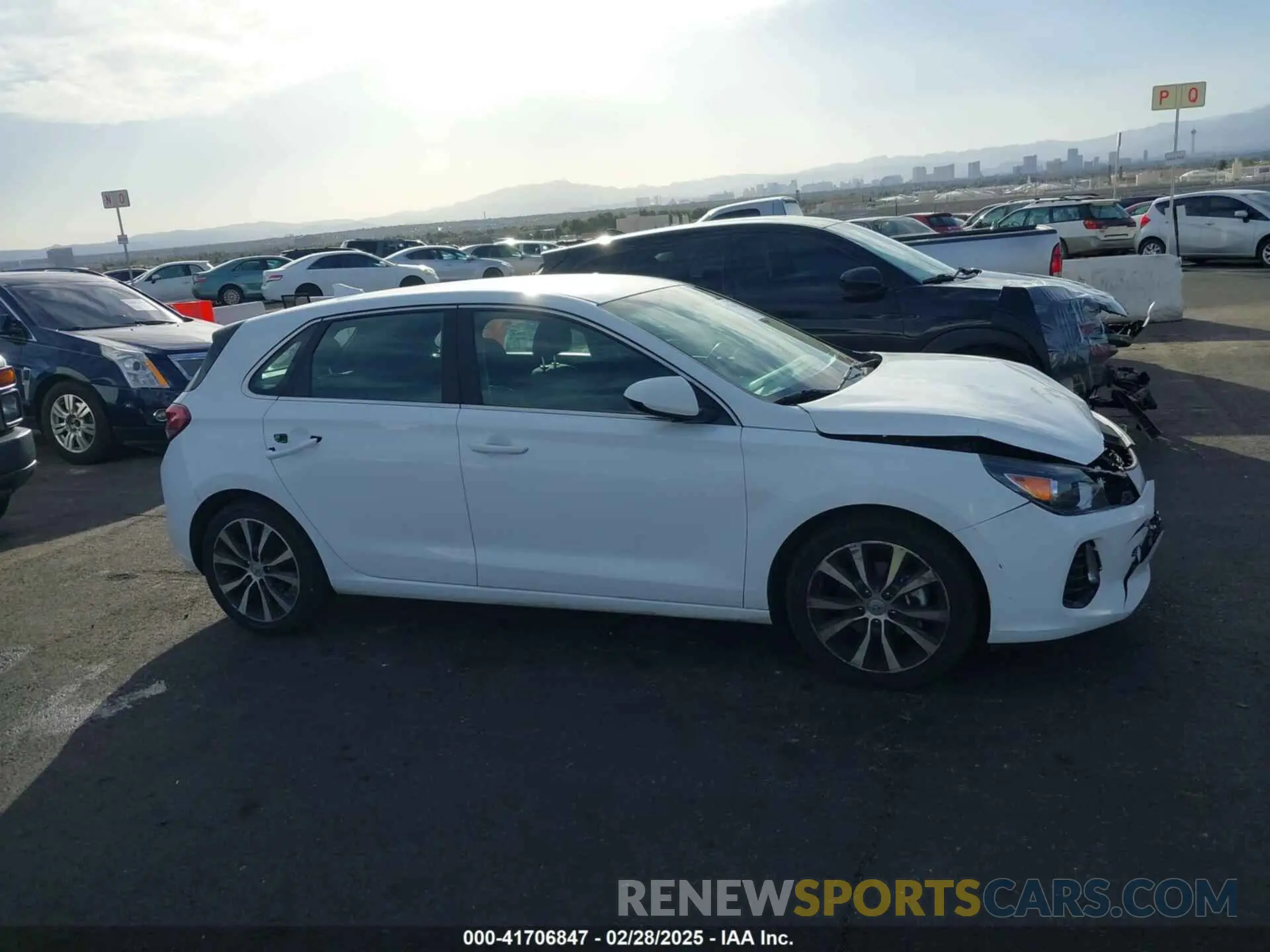 14 fotografías del automóvil dañado KMHH35LE7KU090303 HYUNDAI ELANTRA GT 2019