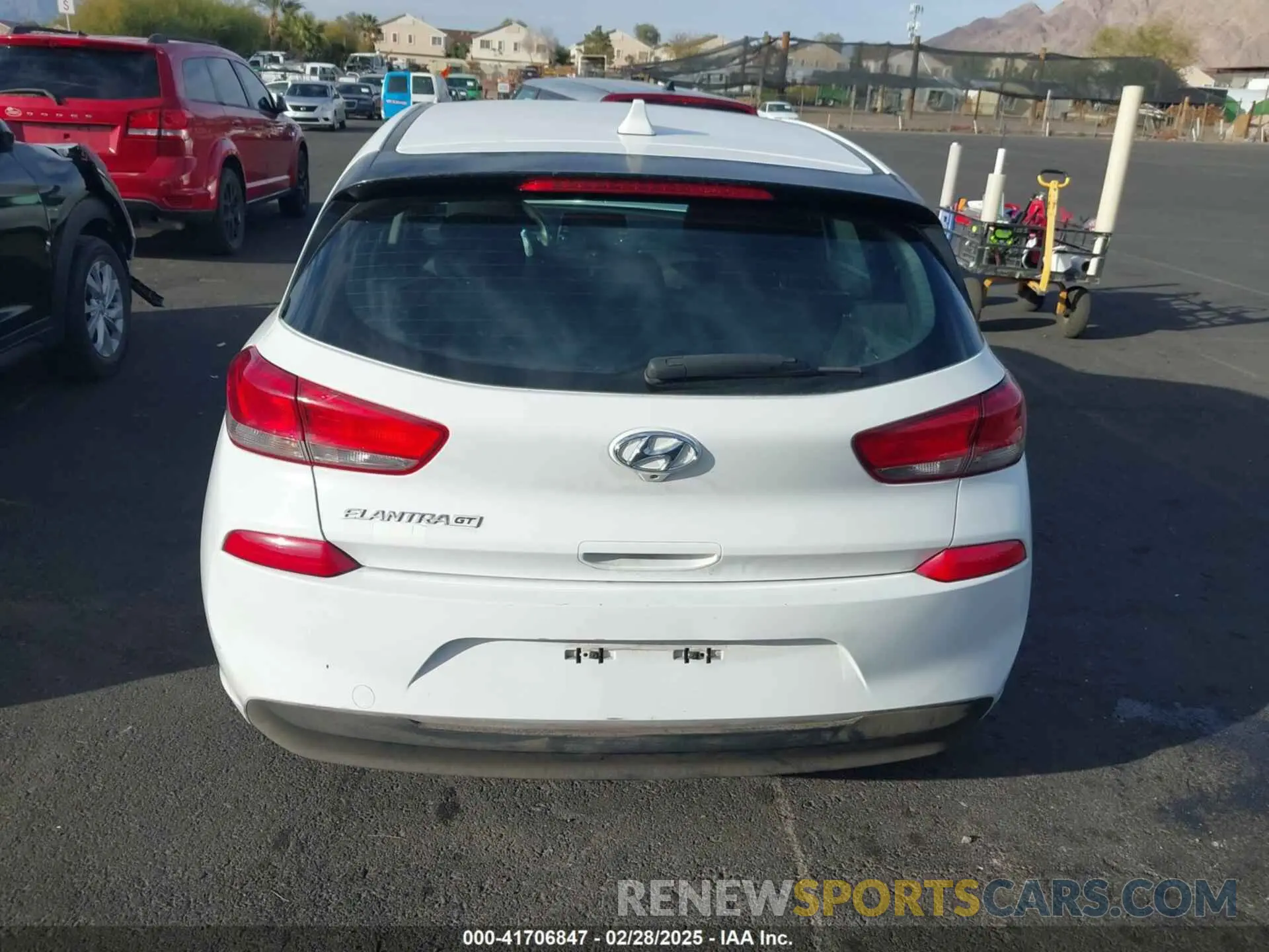 17 fotografías del automóvil dañado KMHH35LE7KU090303 HYUNDAI ELANTRA GT 2019