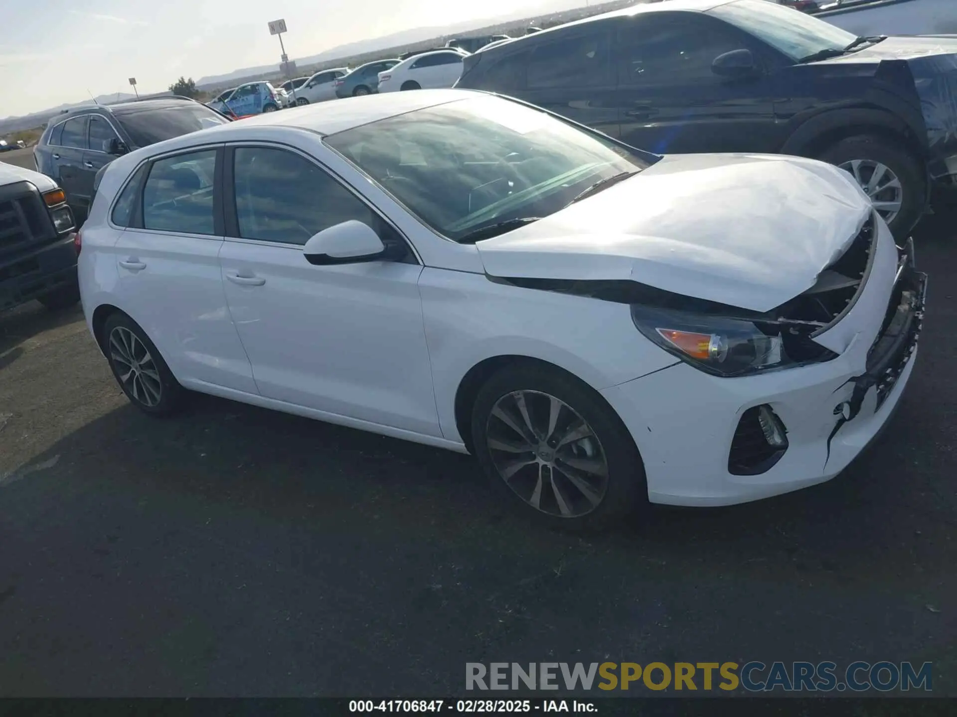 19 fotografías del automóvil dañado KMHH35LE7KU090303 HYUNDAI ELANTRA GT 2019